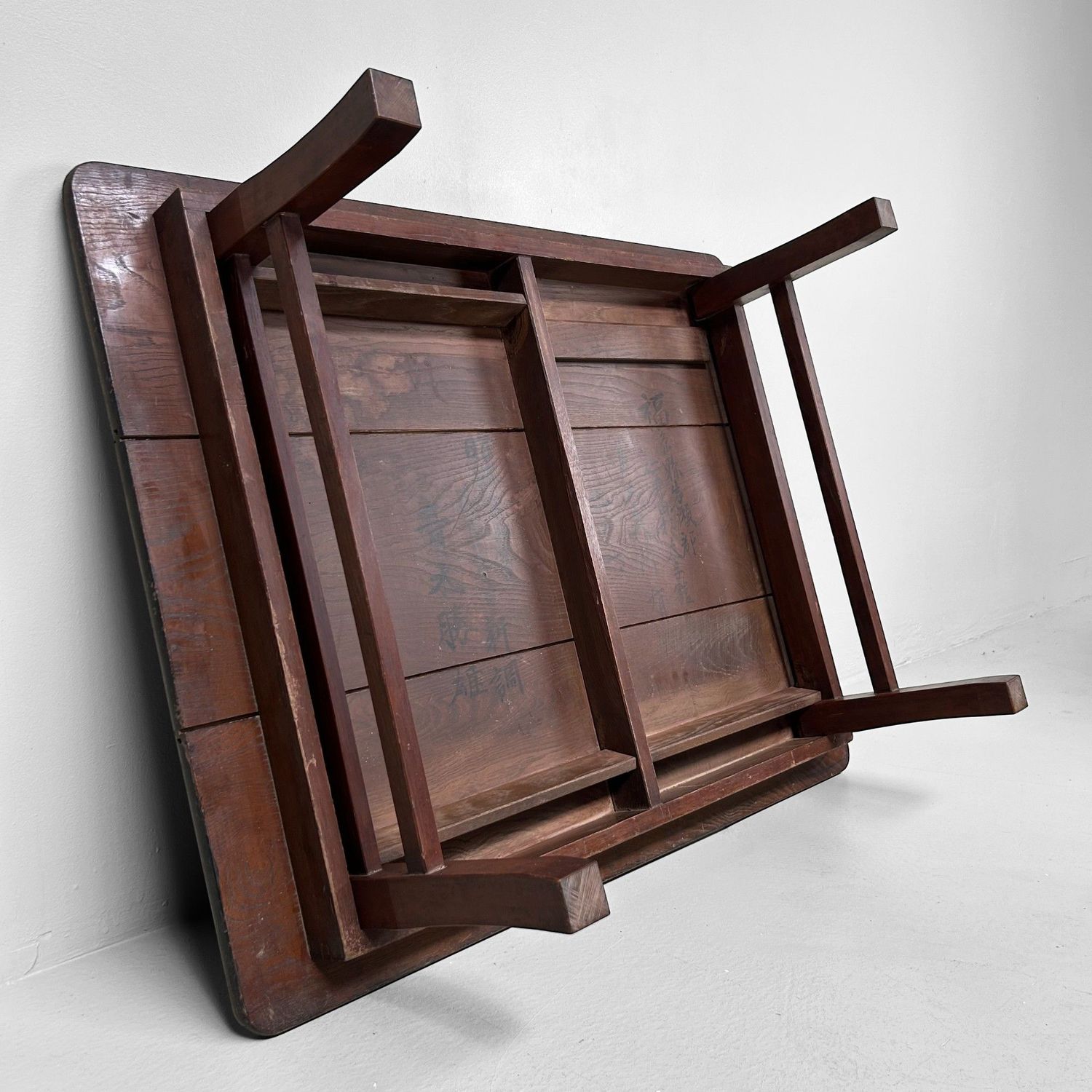 Antieke Japanse Houten Tafel met inklapbare poten - Jaren '20.