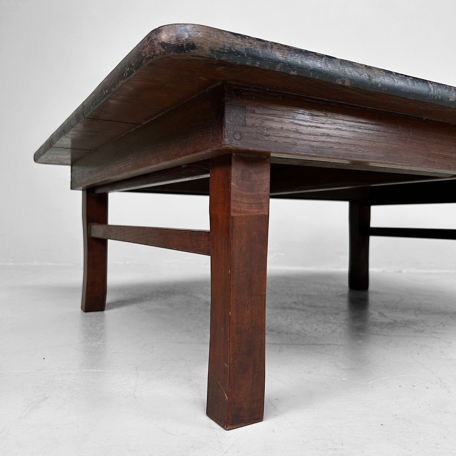 Antieke Japanse Houten Tafel met inklapbare poten - Jaren '20.