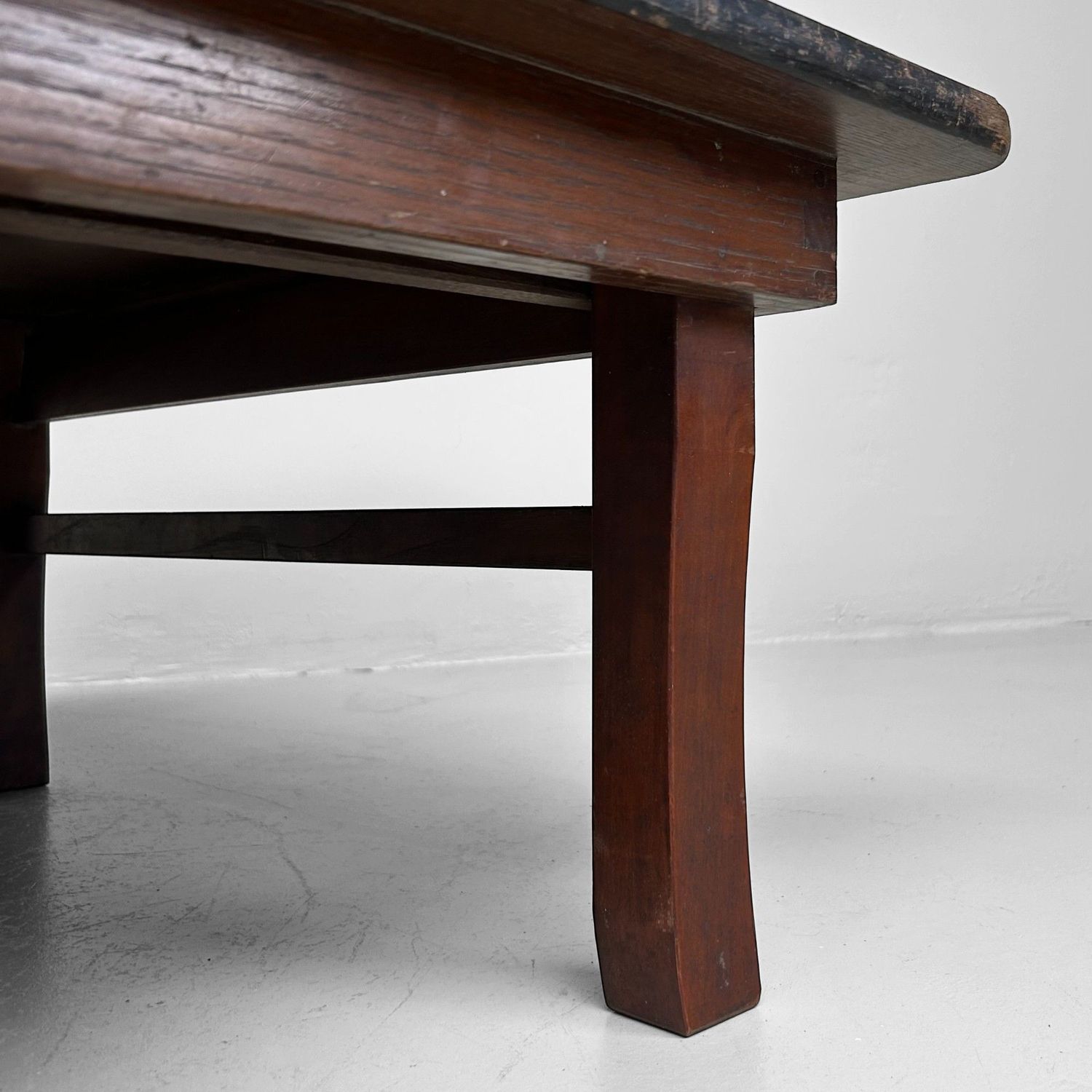 Antieke Japanse Houten Tafel met inklapbare poten - Jaren '20.