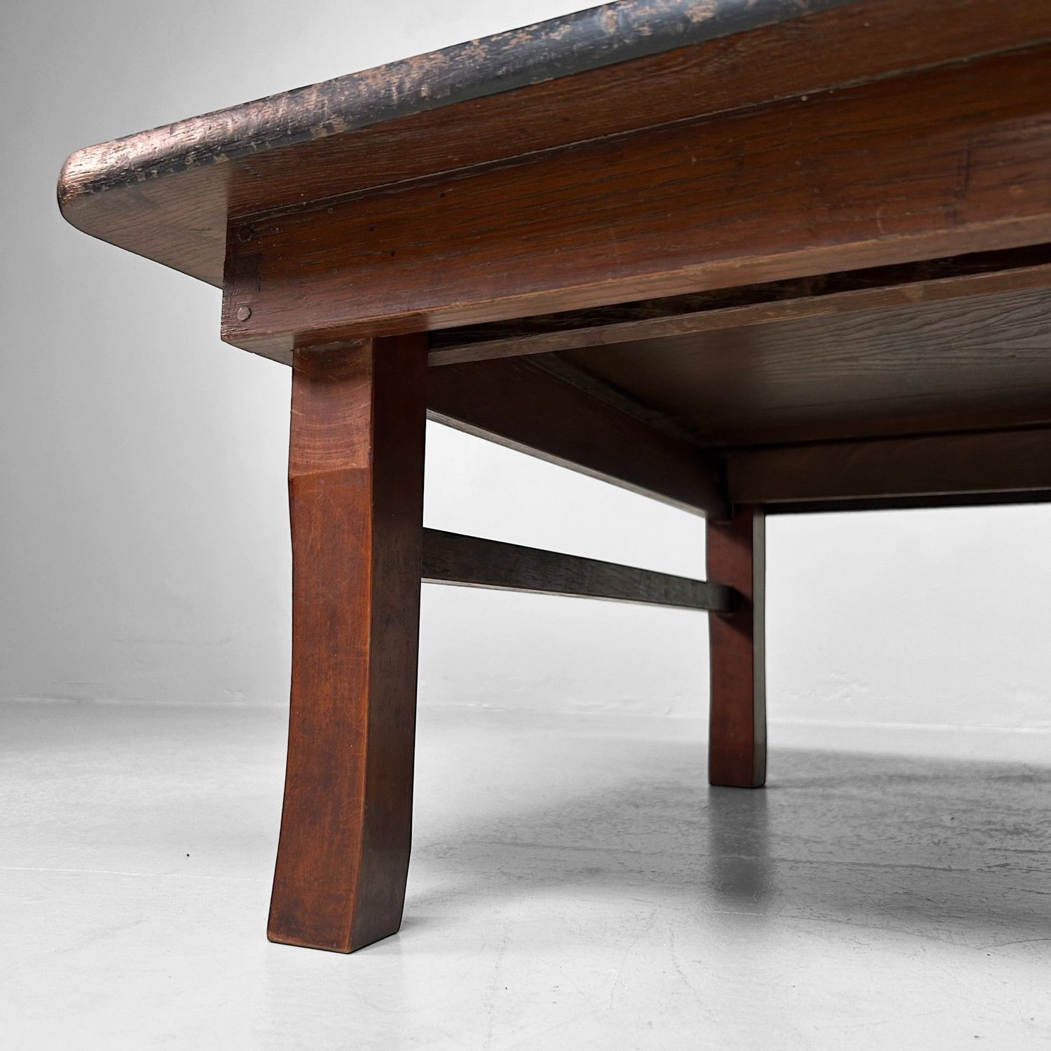 Antieke Japanse Houten Tafel met inklapbare poten - Jaren '20.