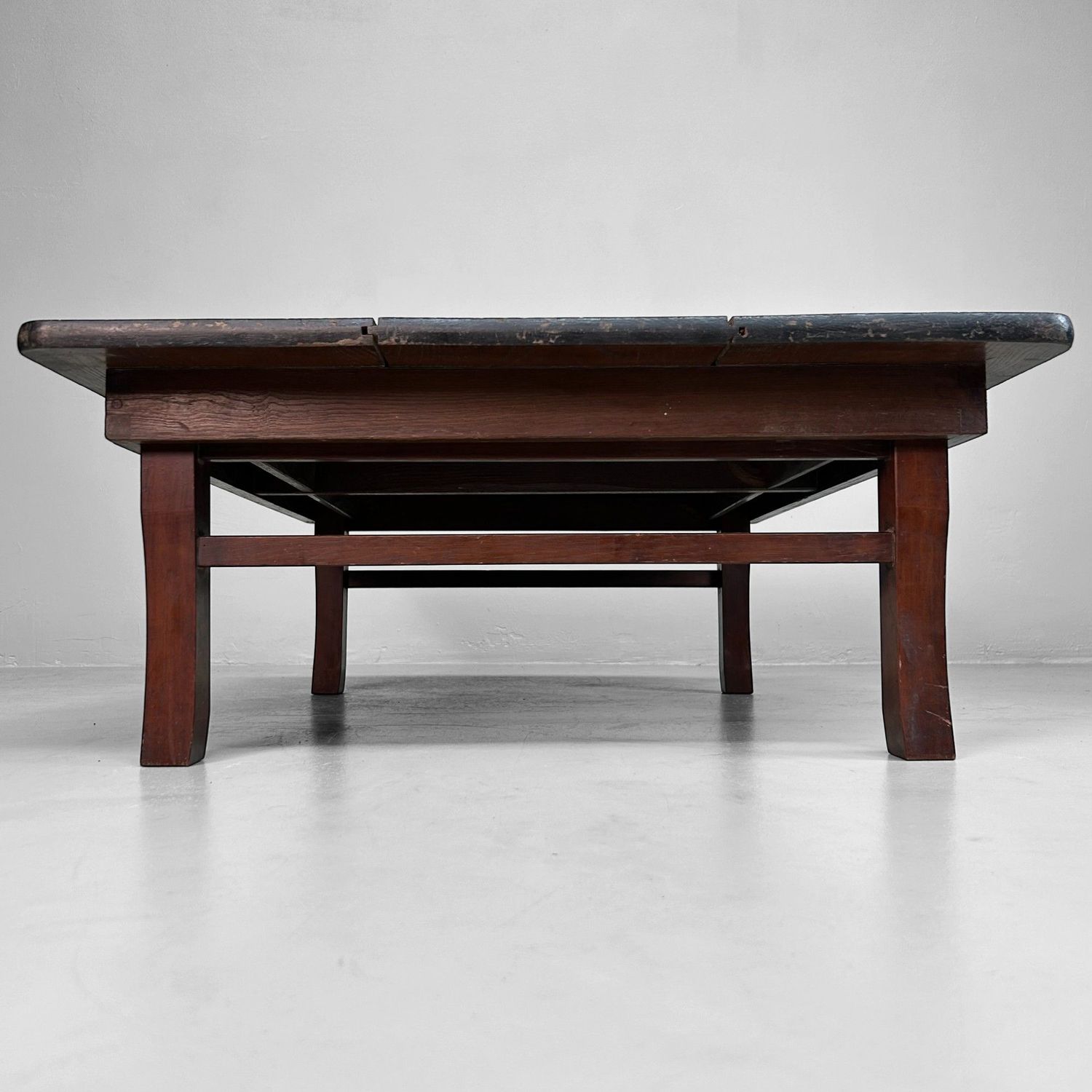 Antieke Japanse Houten Tafel met inklapbare poten - Jaren '20.