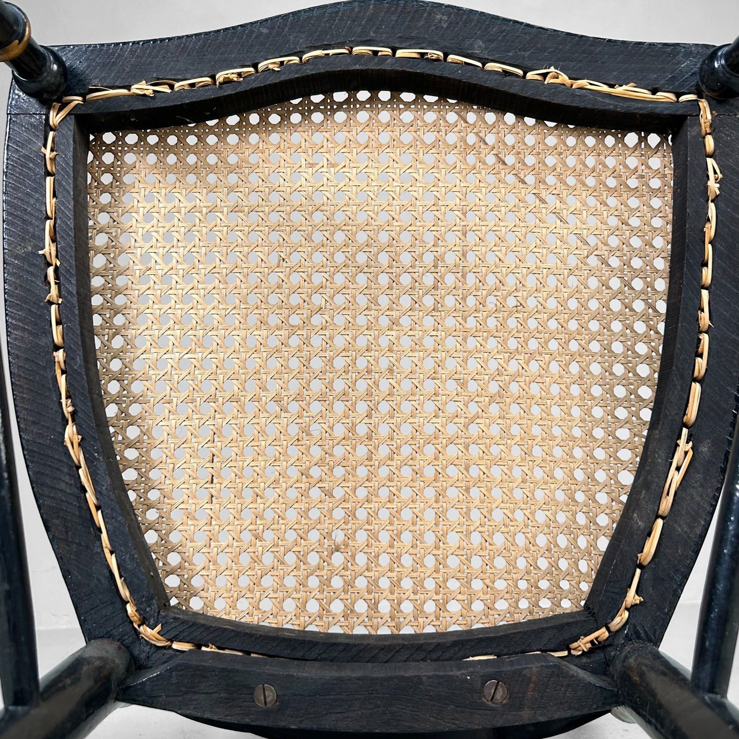 Elegante 19e-eeuwse Chiavari-stoel met vergulde details – Italië