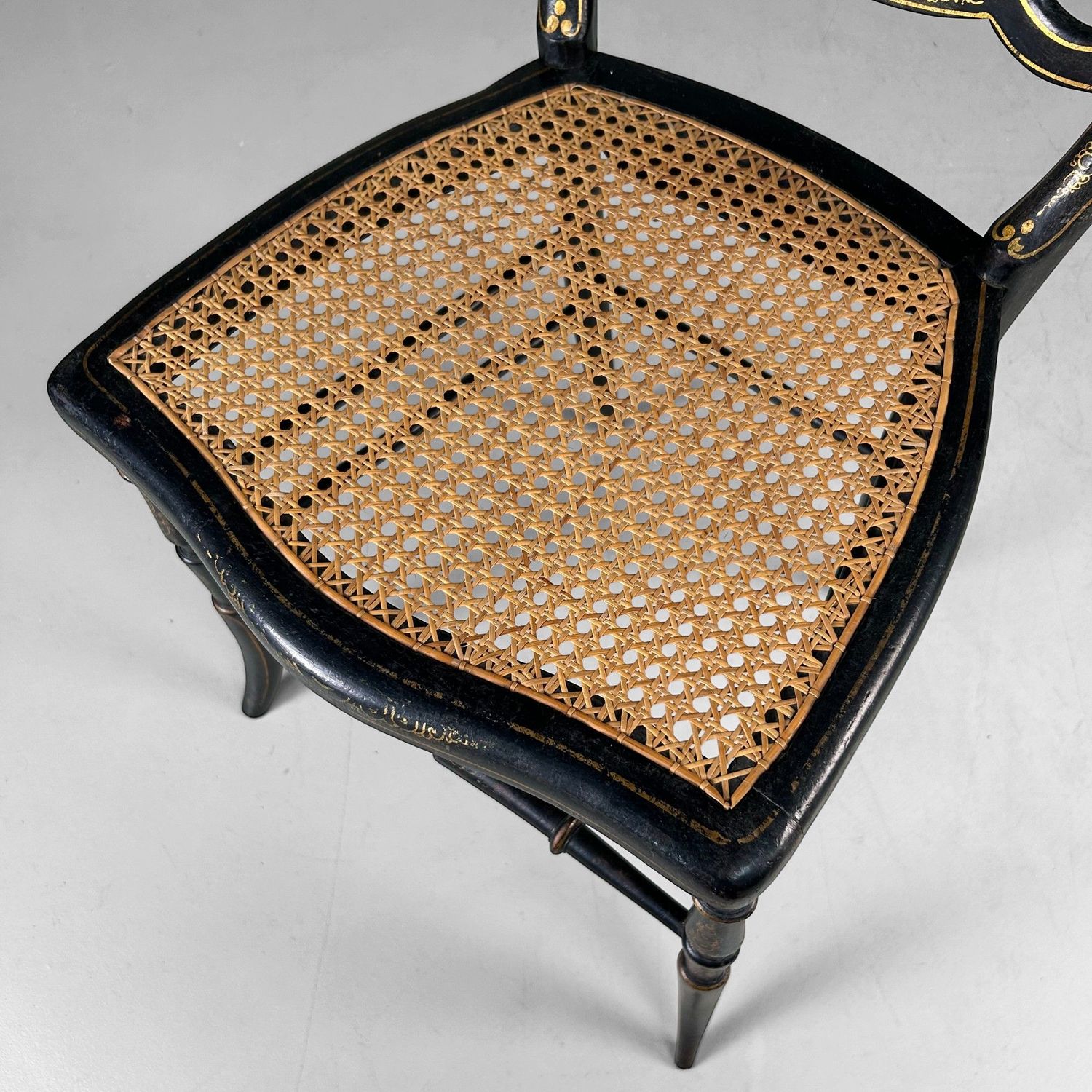 Elegante 19e-eeuwse Chiavari-stoel met vergulde details – Italië