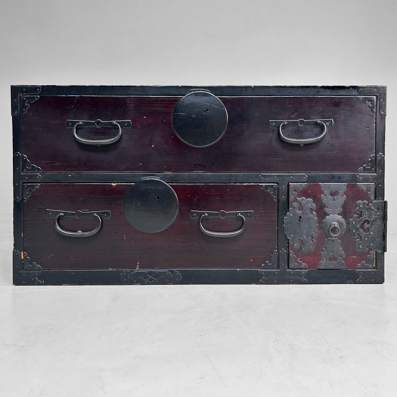 Low Japanese Tansu Chest – Authentic Shōwa Period Cabinet c. 1930
