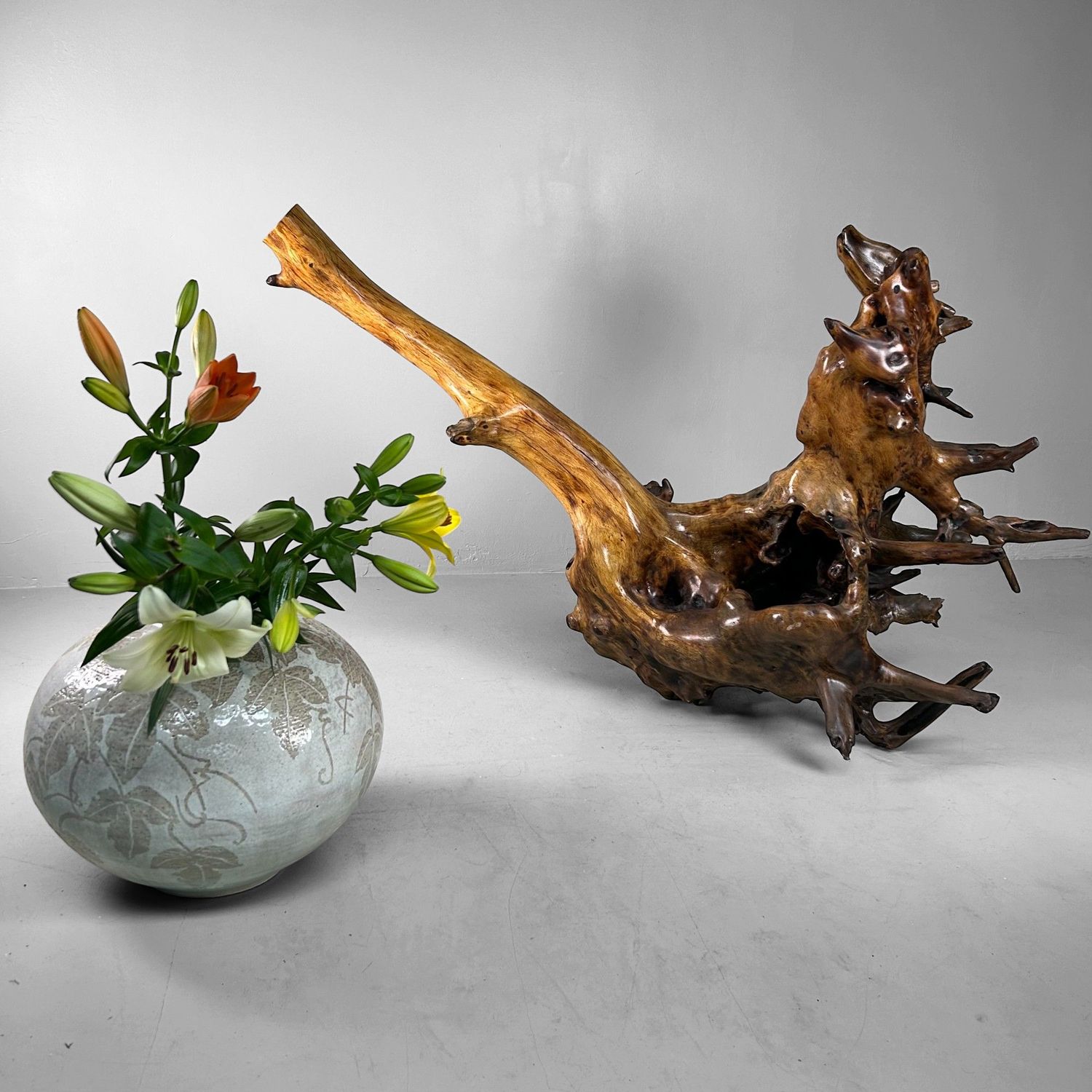 Zeldzame Japanse Wortelhoutsculptuur – Gelakt Hout, ca. jaren 1940
