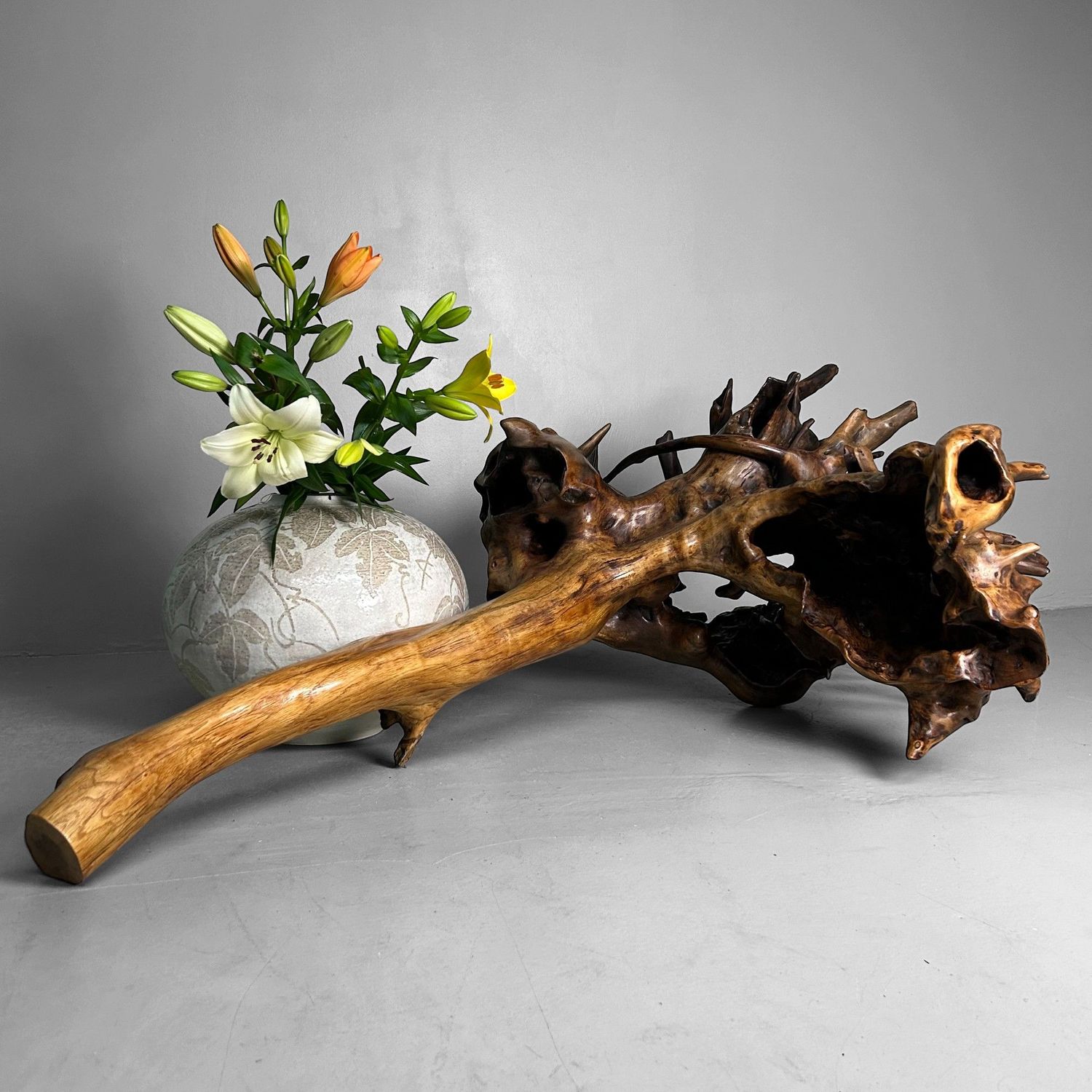 Zeldzame Japanse Wortelhoutsculptuur – Gelakt Hout, ca. jaren 1940