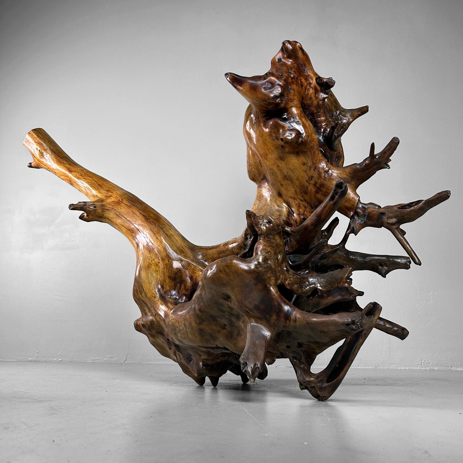 Zeldzame Japanse Wortelhoutsculptuur – Gelakt Hout, ca. jaren 1940