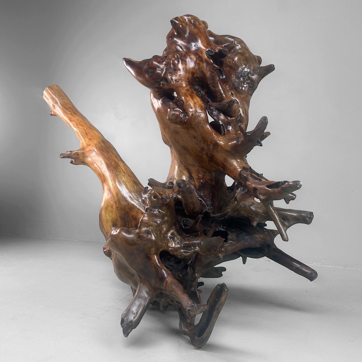 Zeldzame Japanse Wortelhoutsculptuur – Gelakt Hout, ca. jaren 1940