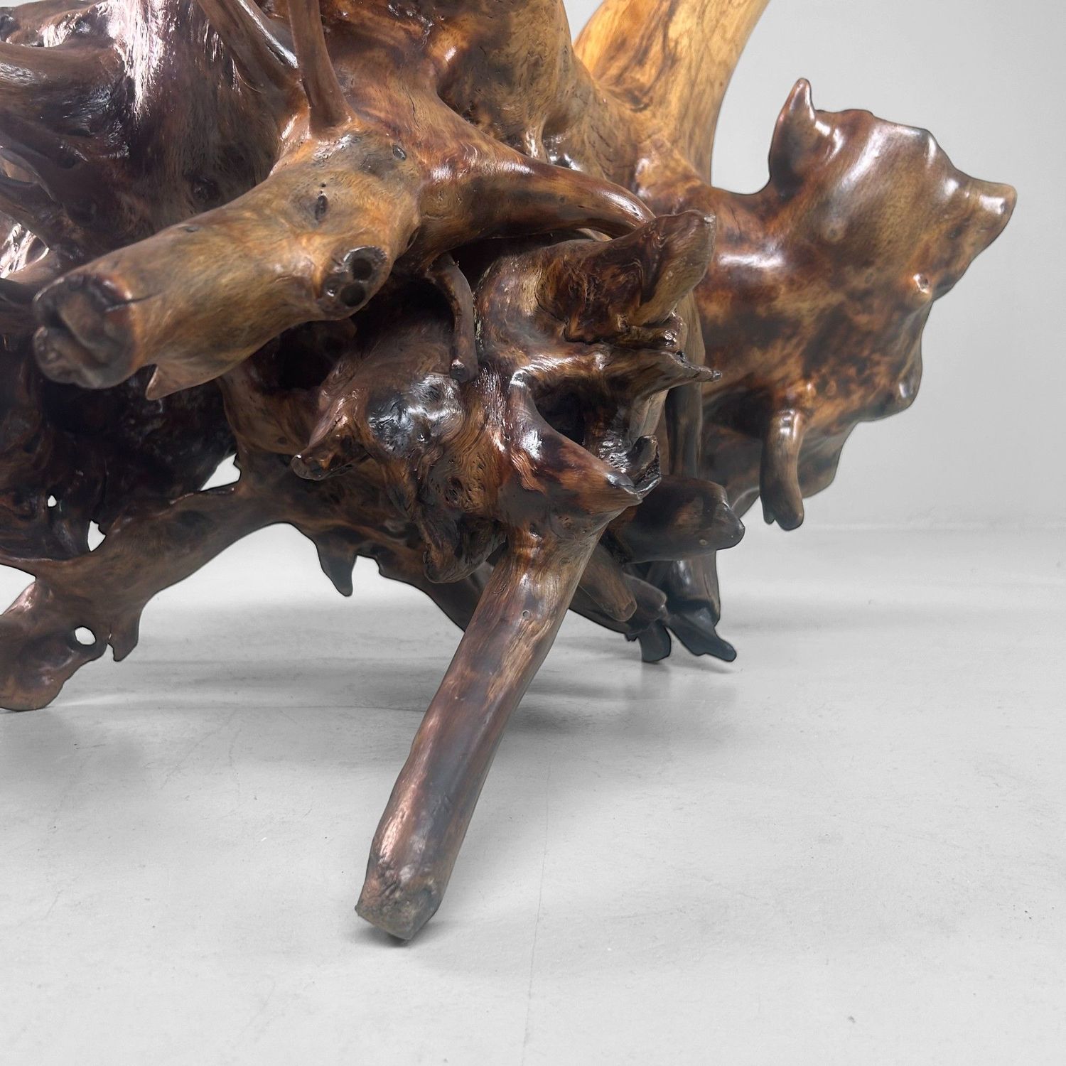 Zeldzame Japanse Wortelhoutsculptuur – Gelakt Hout, ca. jaren 1940
