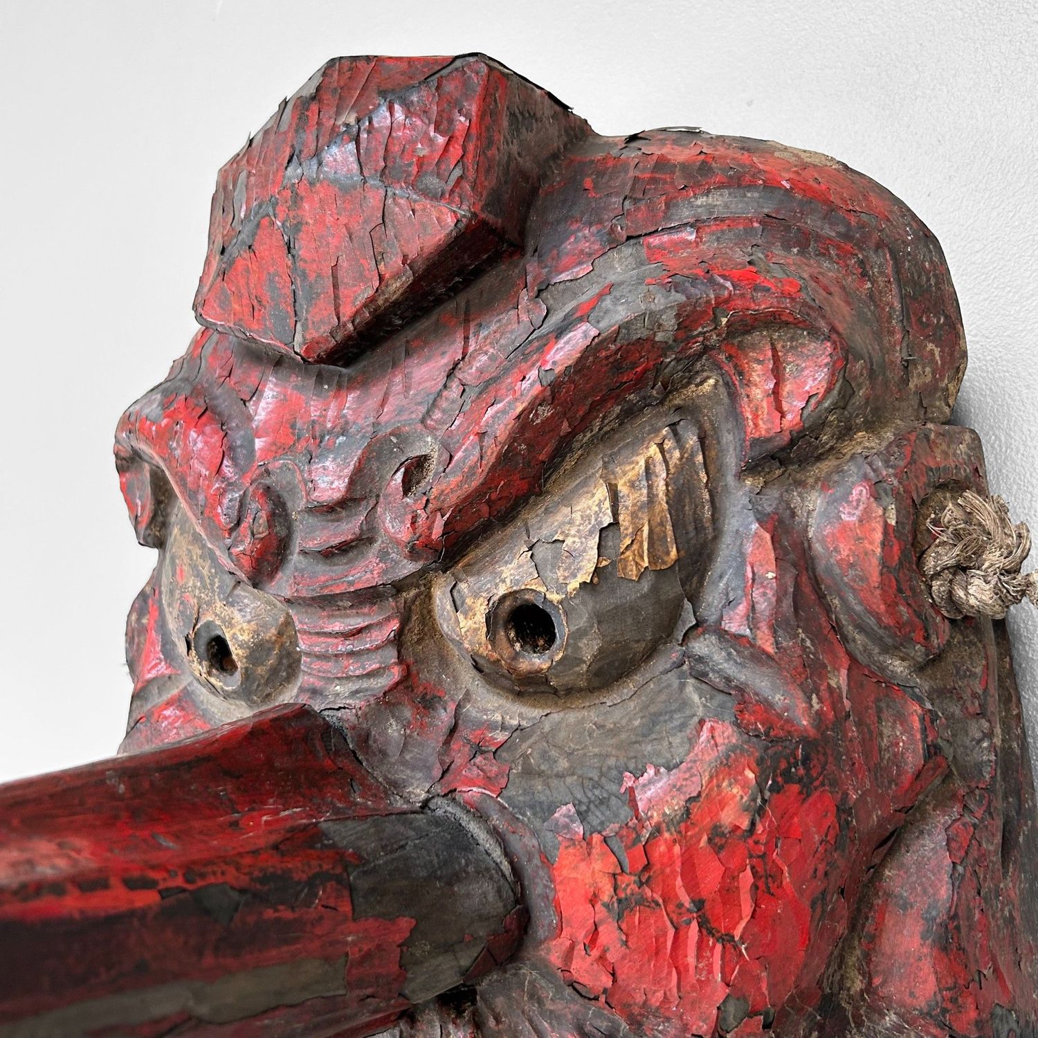 ​Authentiek Houten Tengu Masker, Japan
