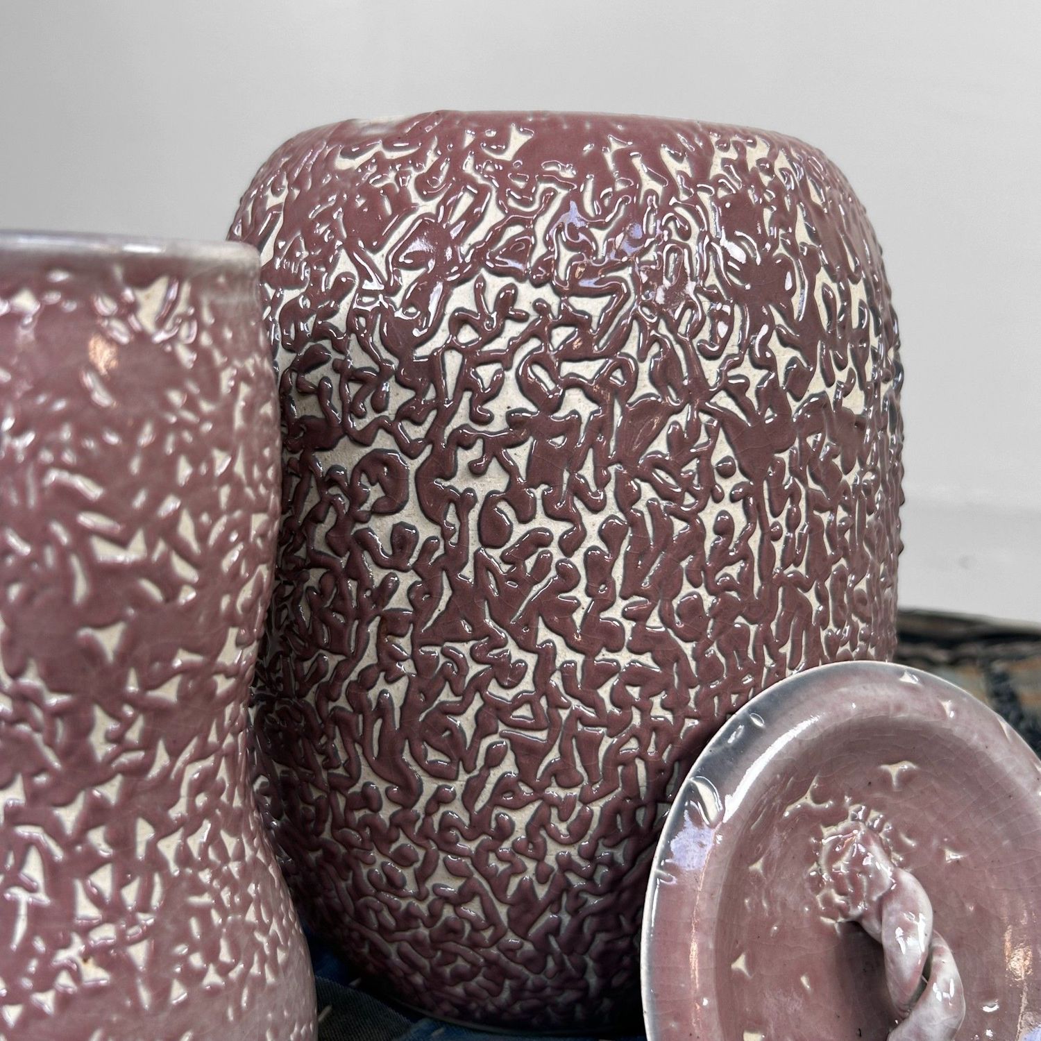 Japanese Tea Ceremony Set, Shiso-te Glaze (Mizusashi, Chabana Vase, Yobitsugi)