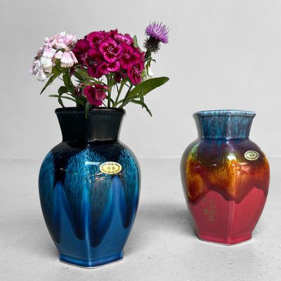 Set van Twee Japanse Vintage Vaasjes met Druipglazuur – ca. 1980