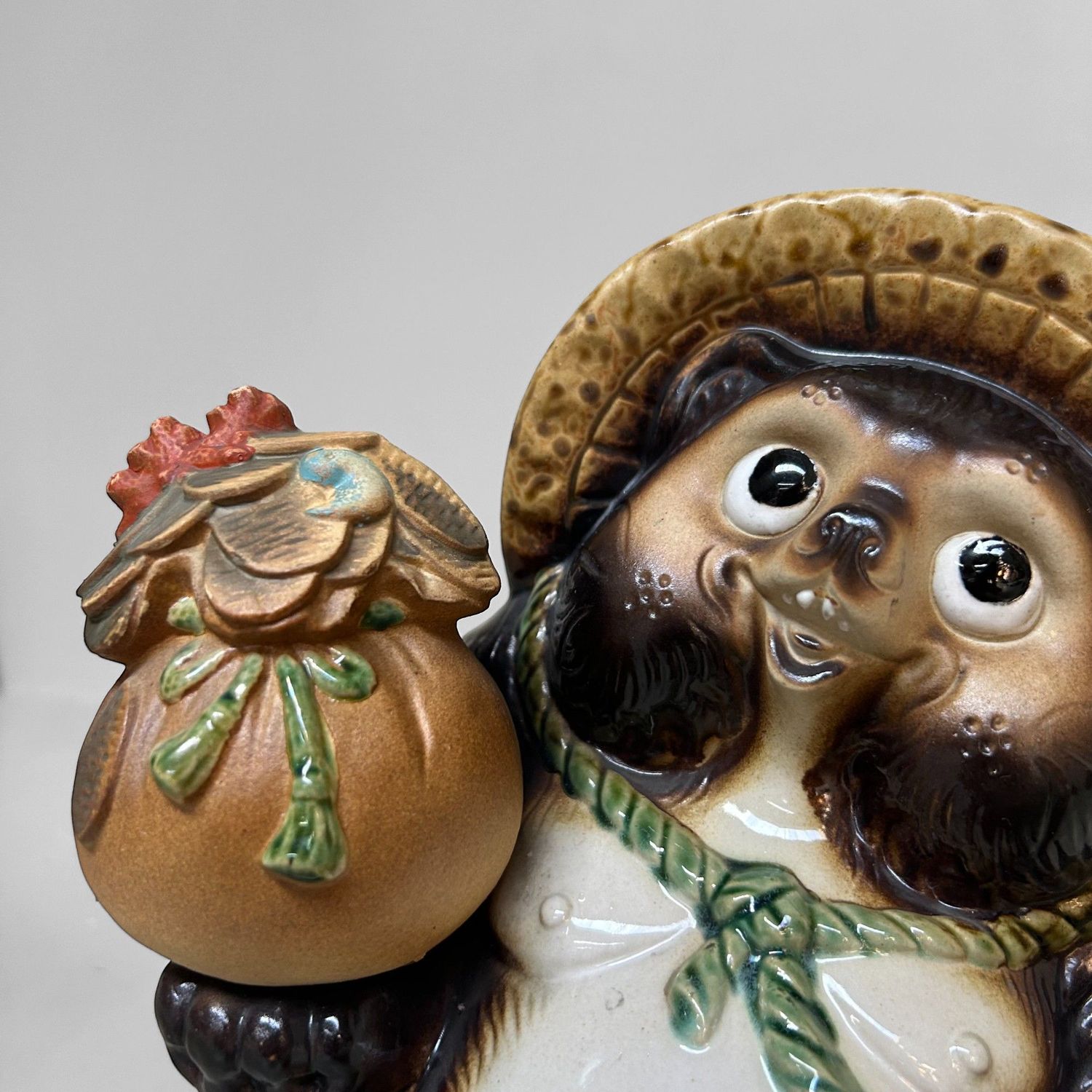 Vintage Tanuki Beeld – Japanse  Geluksbrenger met Geldbuidel, 1980