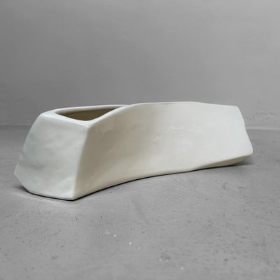 Minimalist Japanese Ikebana Vase – Modernist Ceramic, 1980s