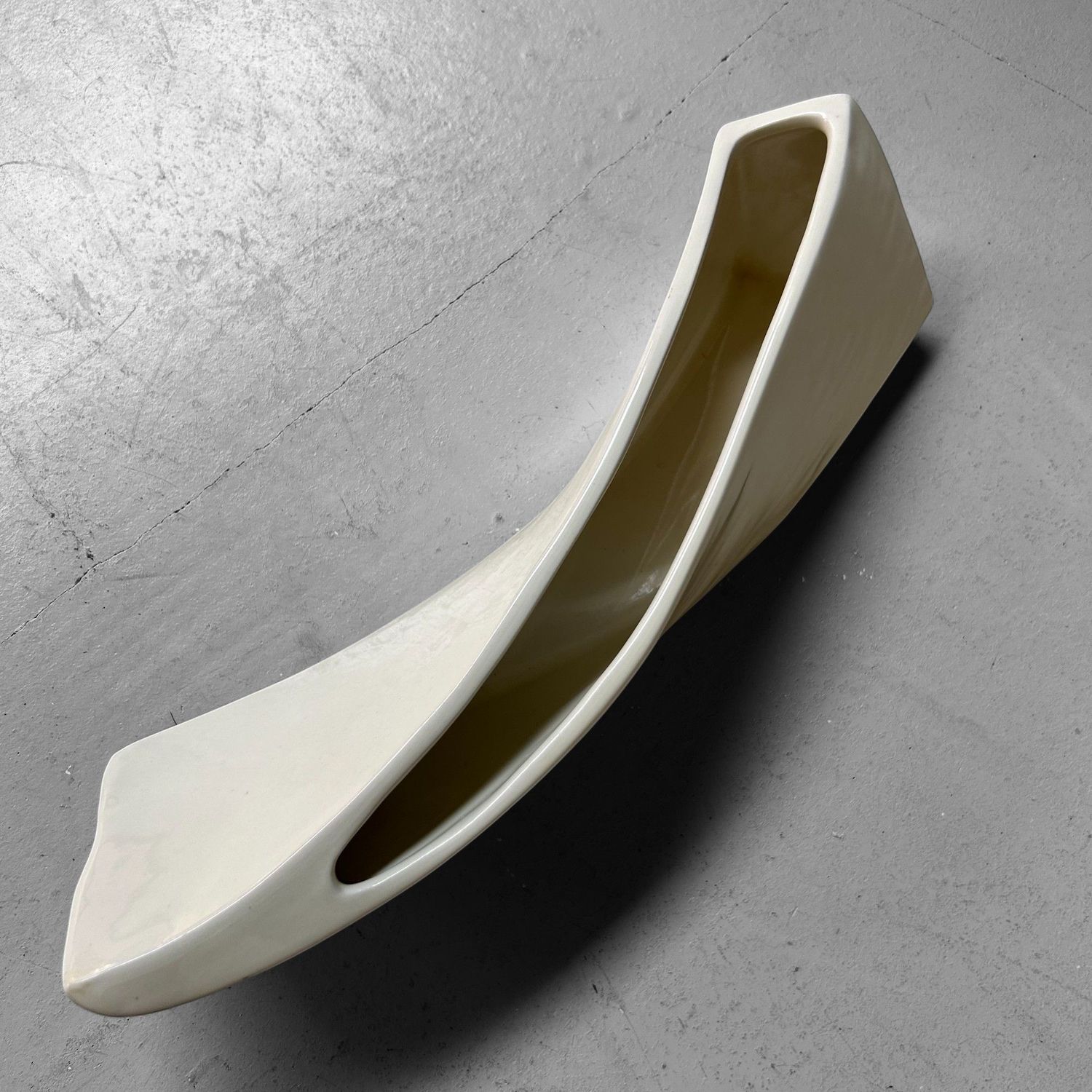 Minimalist Japanese Ikebana Vase – Modernist Ceramic, 1980s