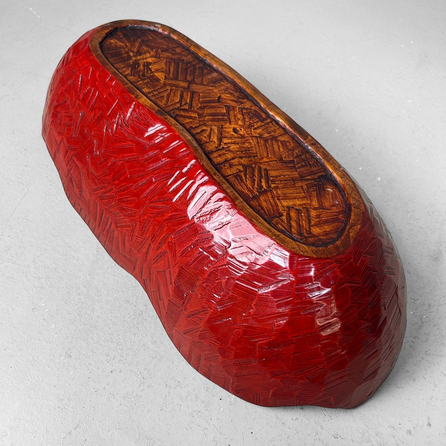 Handgesneden Japanse Houten Schaal, Rode Lak, 1950