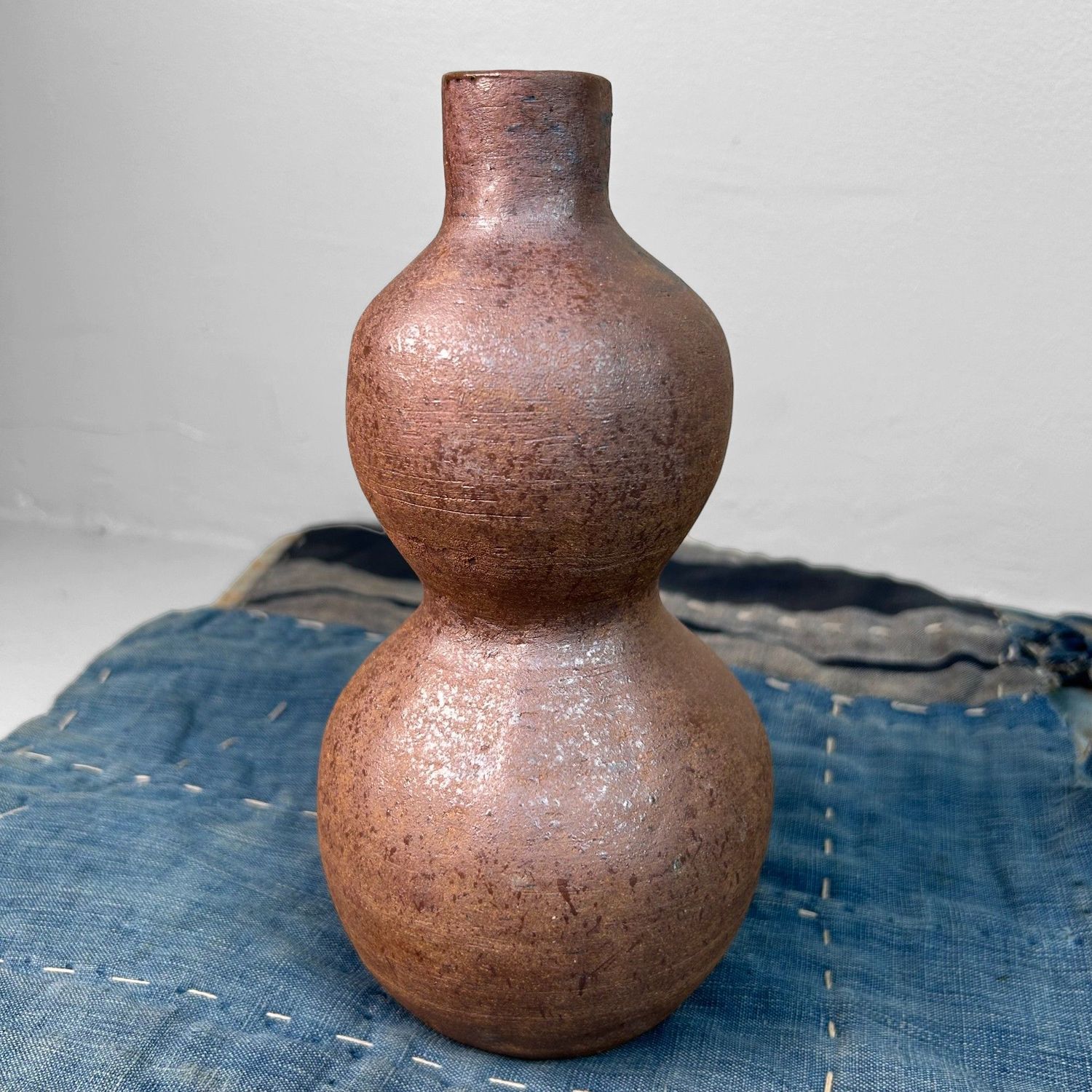 Japanese Double Gourd Vase, Bizen Yaki Ceramics, 1940.