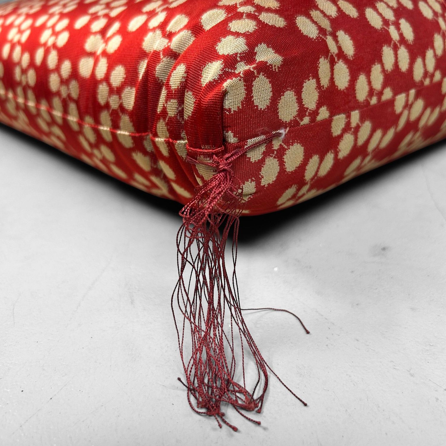 Set of 5 Luxurious Vintage Japanese Zabuton – 1970s Authentic Floor Cushions