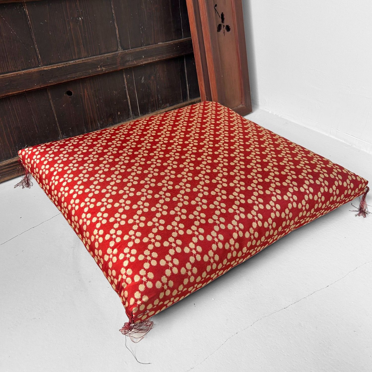 Set of 5 Luxurious Vintage Japanese Zabuton – 1970s Authentic Floor Cushions