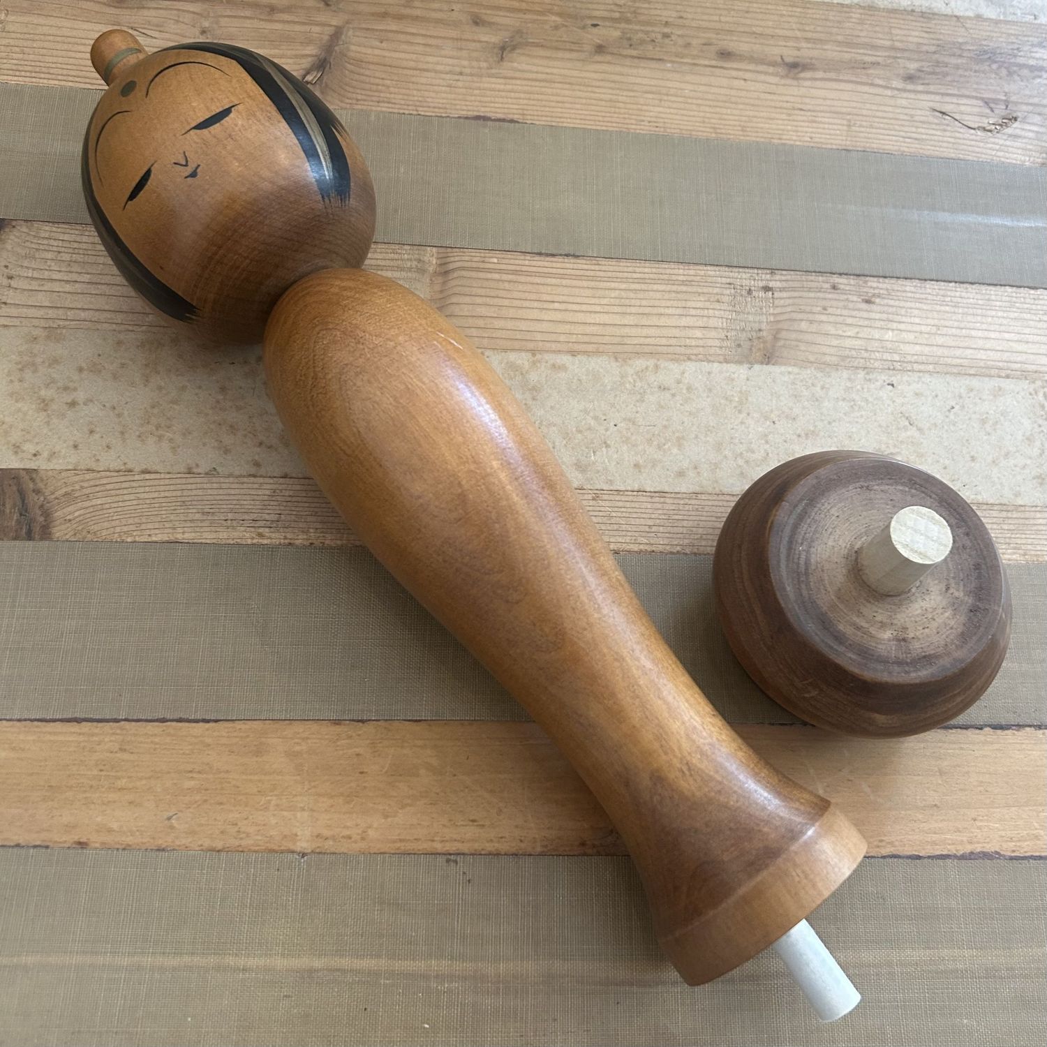 Vintage Kokeshi – “Goddess of Mercy” door Kato Kuen, 1960