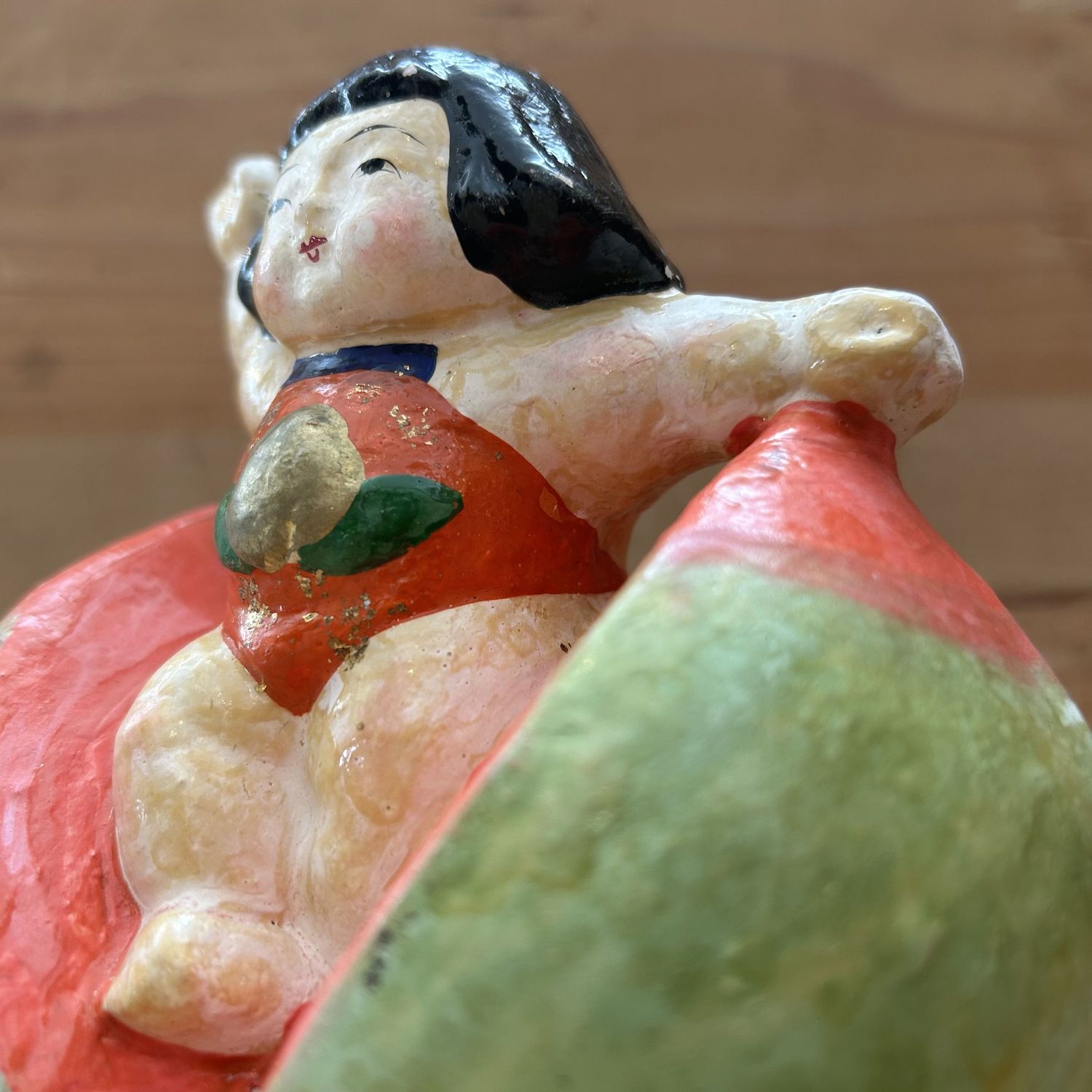 Vintage Japanse 'Perzikjongen', Momotarō Beeldje, 1950s