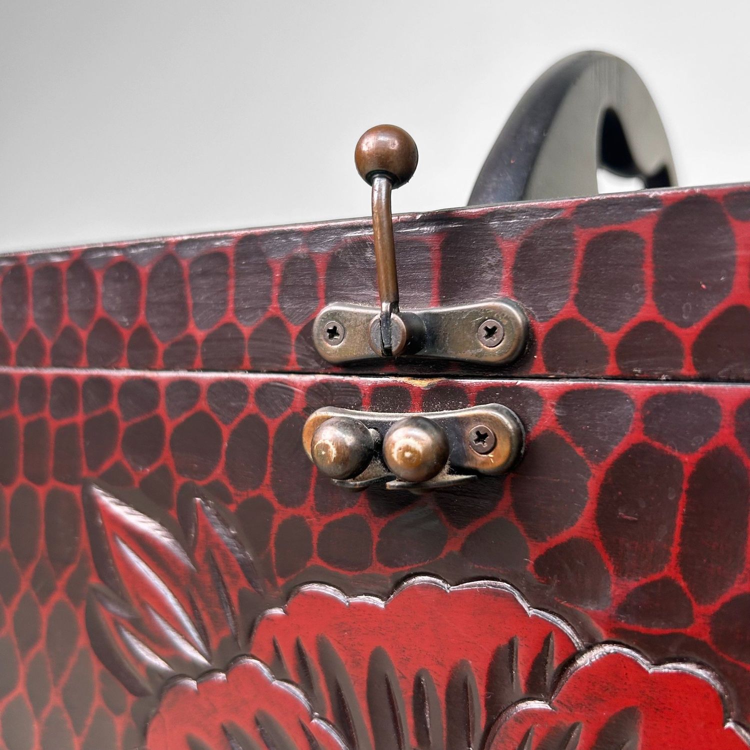 Japanese Kamakura-Bori Lacquer Make-up Chest with Mirror, 1980s