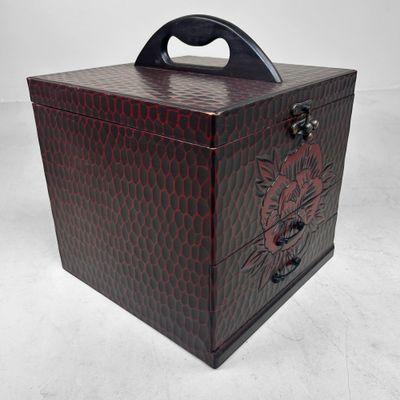 Japanese Kamakura-Bori Lacquer Make-up Chest with Mirror, 1980s