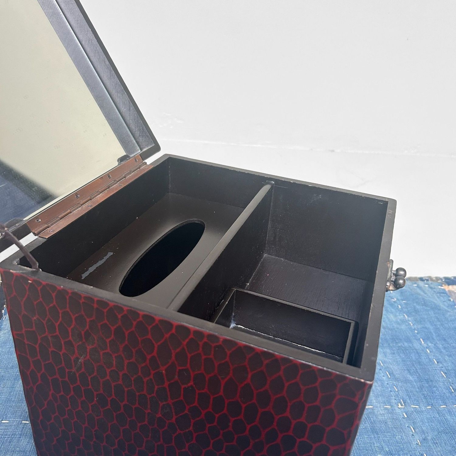 Japanese Kamakura-Bori Lacquer Make-up Chest with Mirror, 1980s