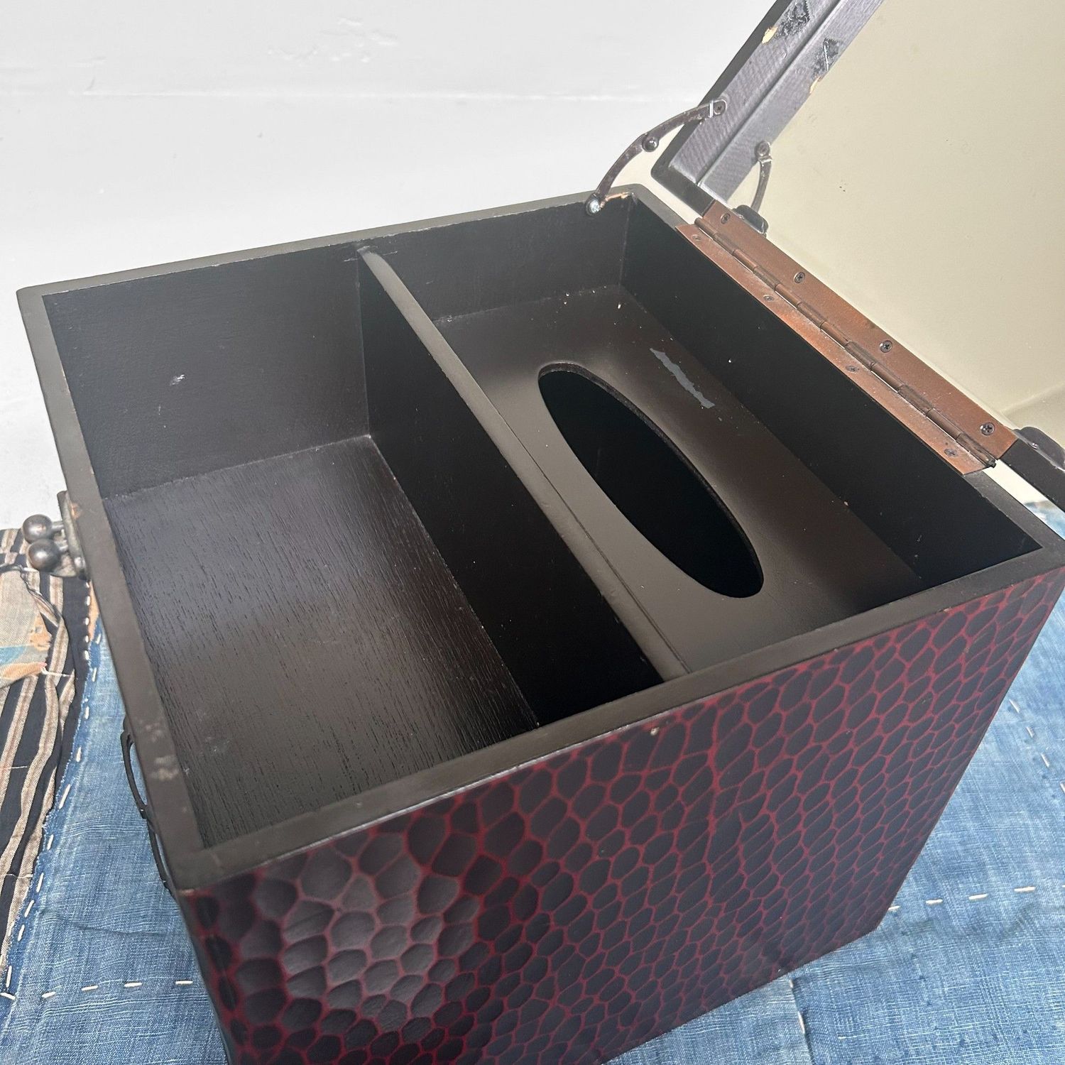Japanese Kamakura-Bori Lacquer Make-up Chest with Mirror, 1980s