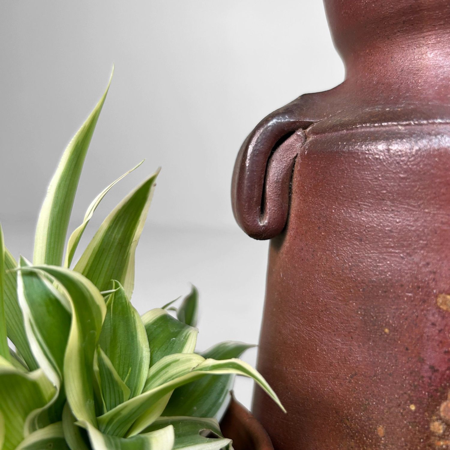 Japanese Bizen Ware Ikebana Vase – Shōen Kiln, c. 1970