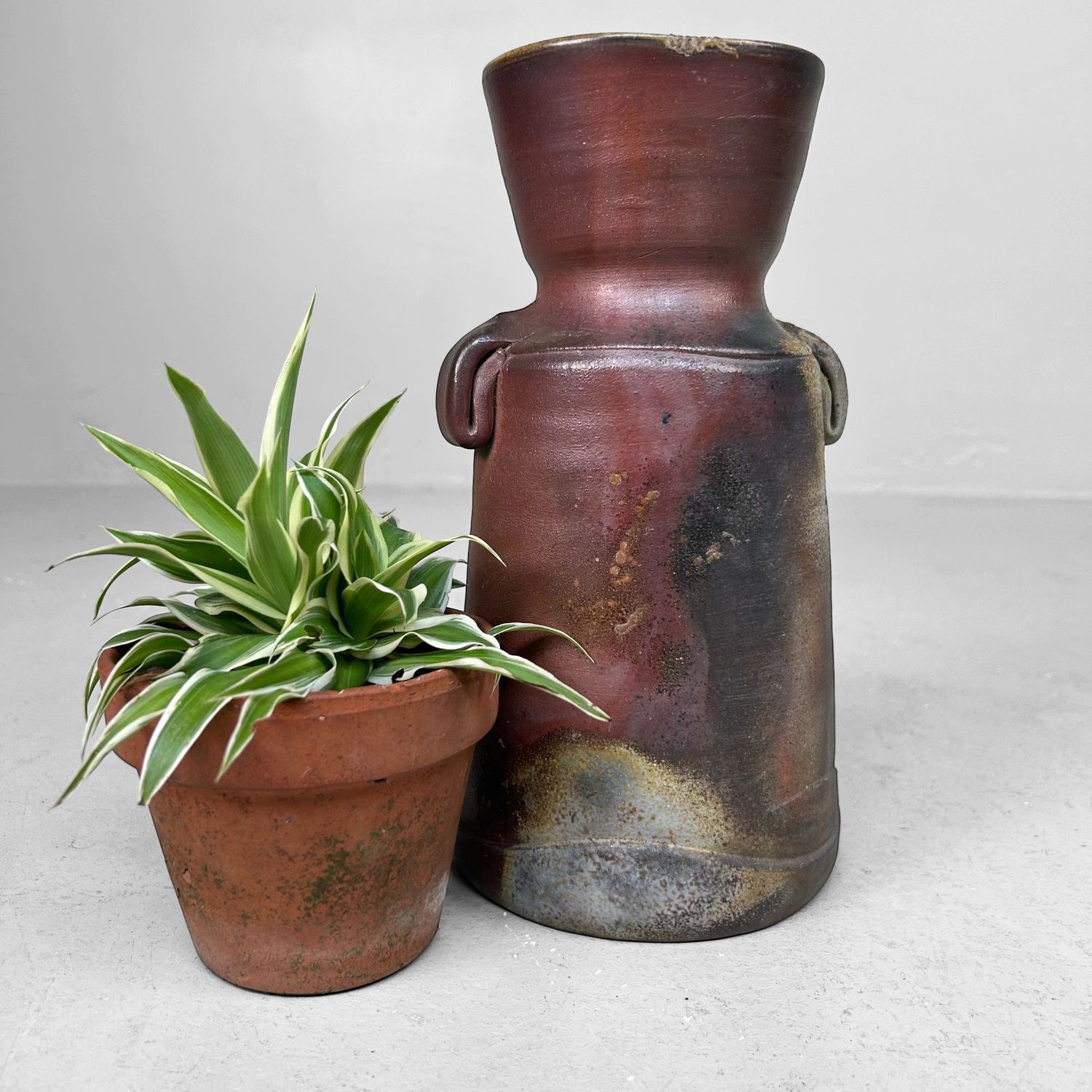 Japanese Bizen Ware Ikebana Vase – Shōen Kiln, c. 1970