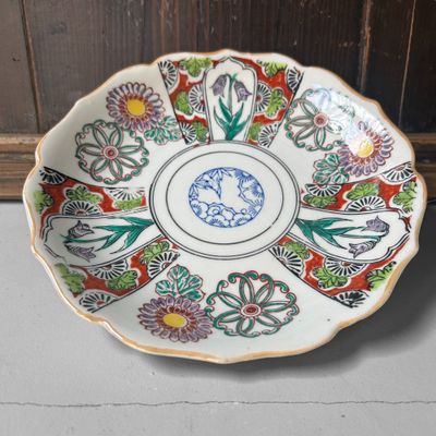 Authentiek Japans Imari Bord – Florale Decoratie, ca. 1920