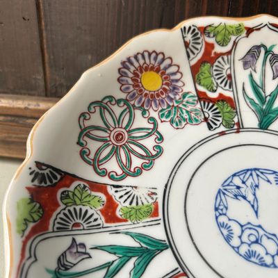 Authentiek Japans Imari Bord – Florale Decoratie, ca. 1920