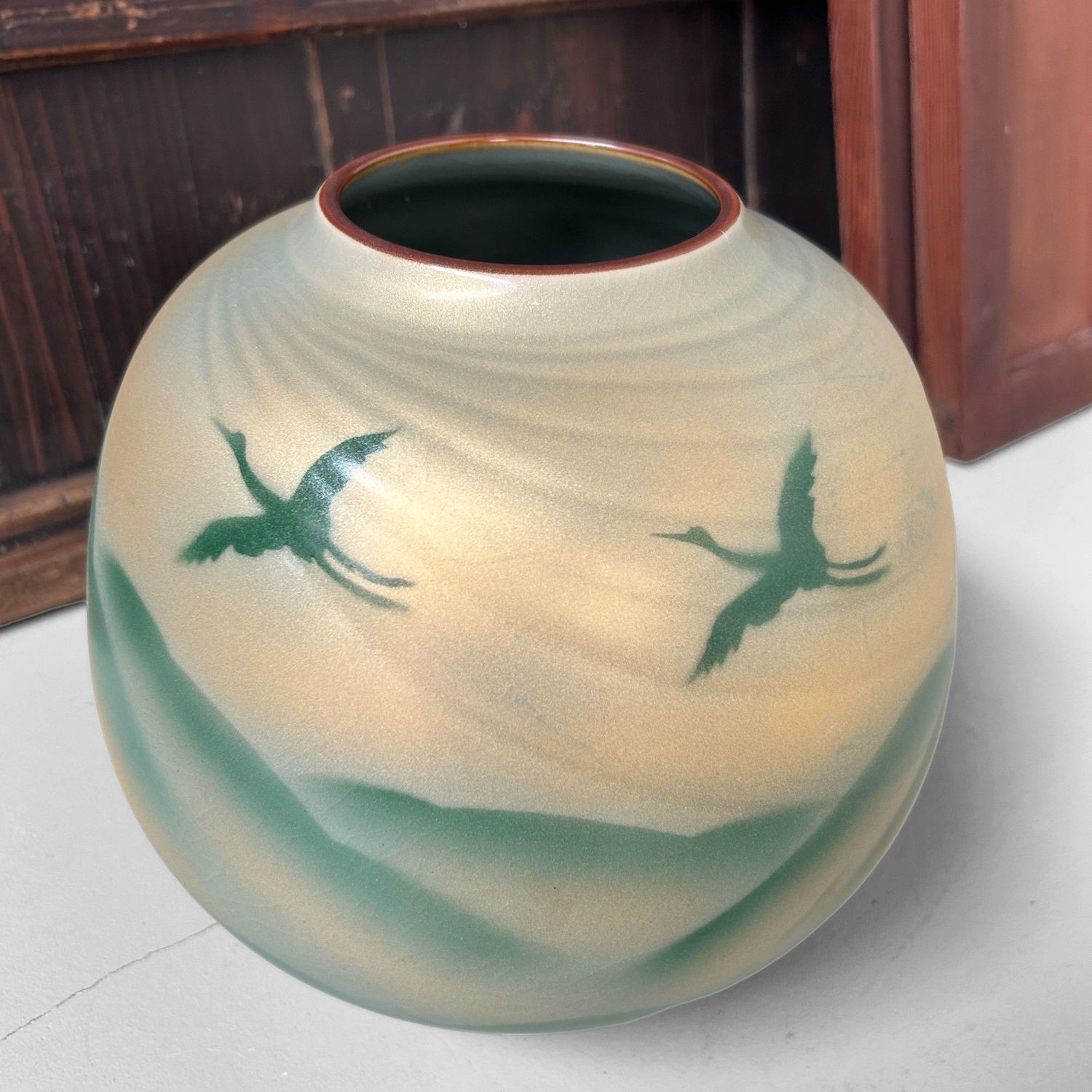 Japanese Kutani Yaki Vase with Cranes – Saikyū-gama, ca. 1980