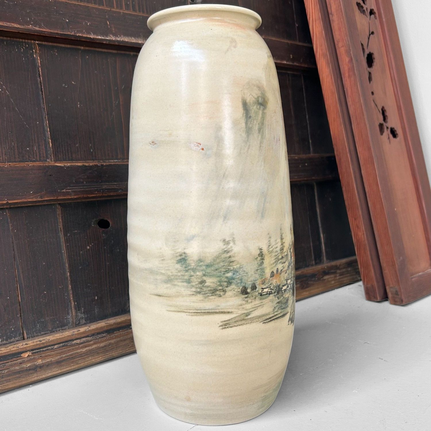 Handgeschilderde Chinese Landschapsvaas – Poëtisch Bergdecor, 1960