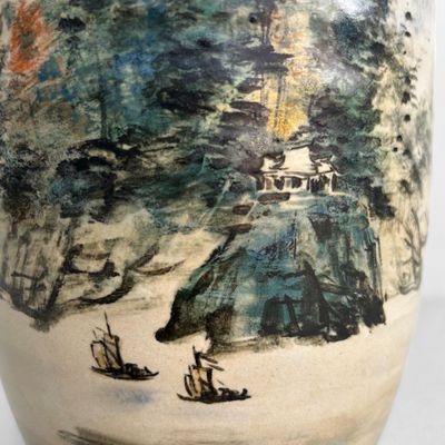 Handgeschilderde Chinese Landschapsvaas – Poëtisch Bergdecor, 1960
