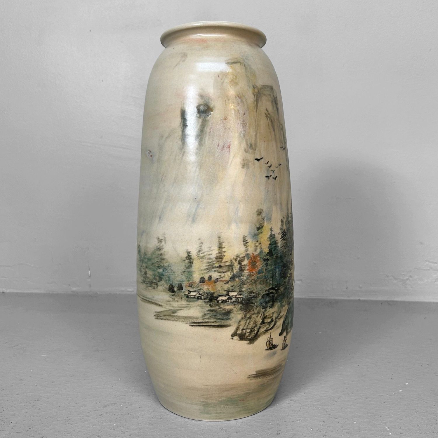 Handgeschilderde Chinese Landschapsvaas – Poëtisch Bergdecor, 1960