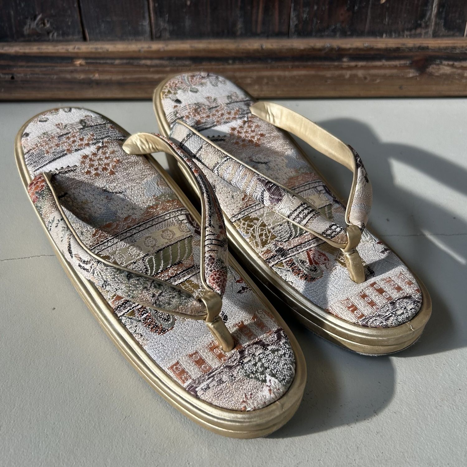 Vintage Japanese Zōri-Bukuro Set – Nishijin-Style Brocade, 1980s