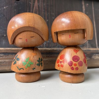 Twee Schattige Kokeshi van Takeda Masashi, 1970