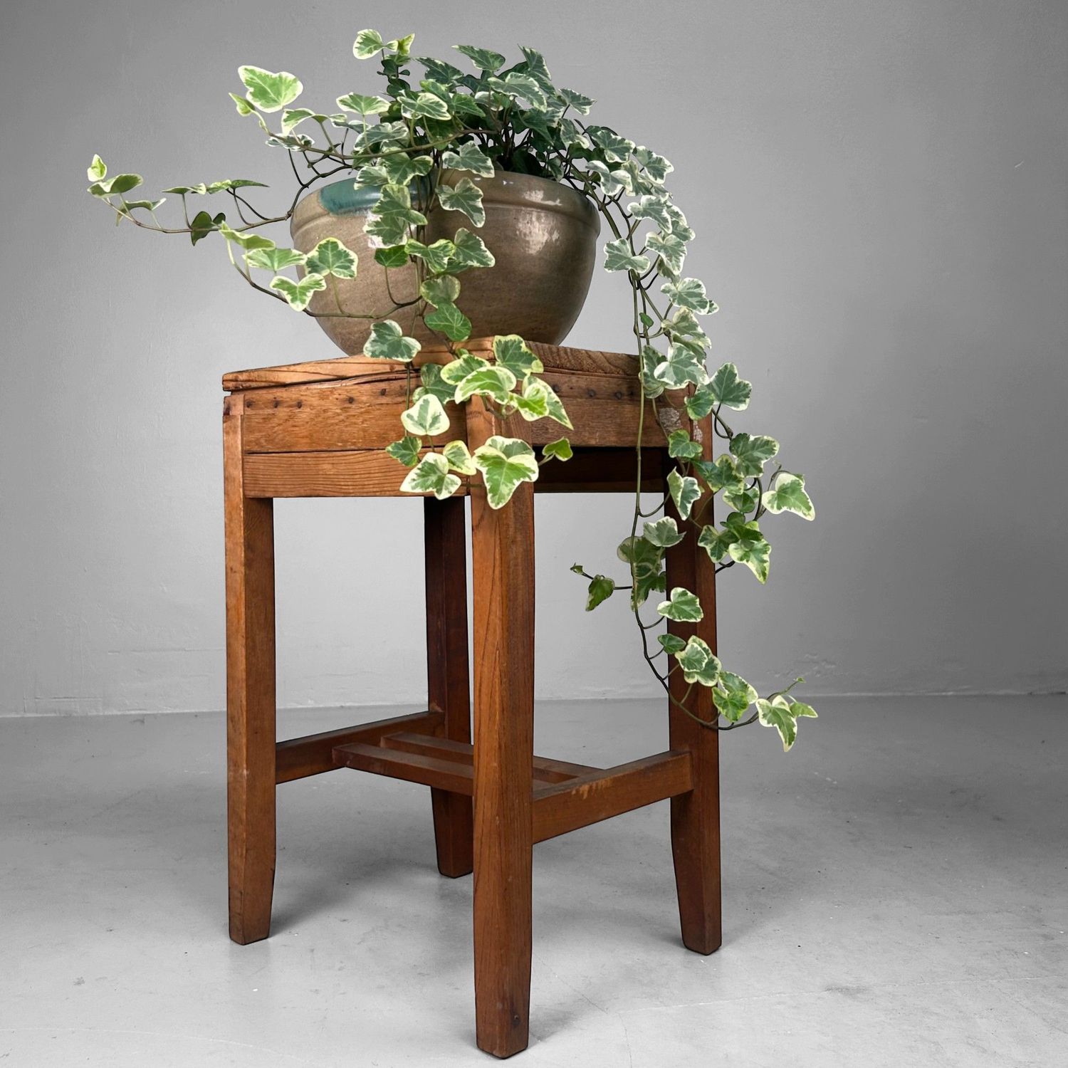 Minimalistische Japanse Houten Kruk – Mingei, jaren 30