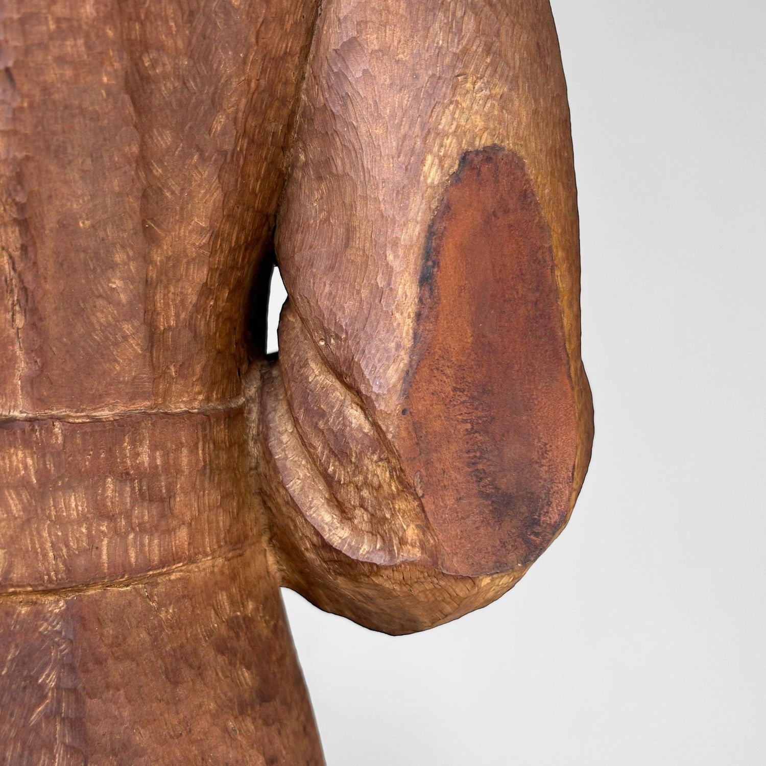 Groot Japans Houten Beeld van een Meisje – Okita Toshinori, 1960 Groot Japans Houten Beeld van een Meisje – Okita Toshinori, 1960