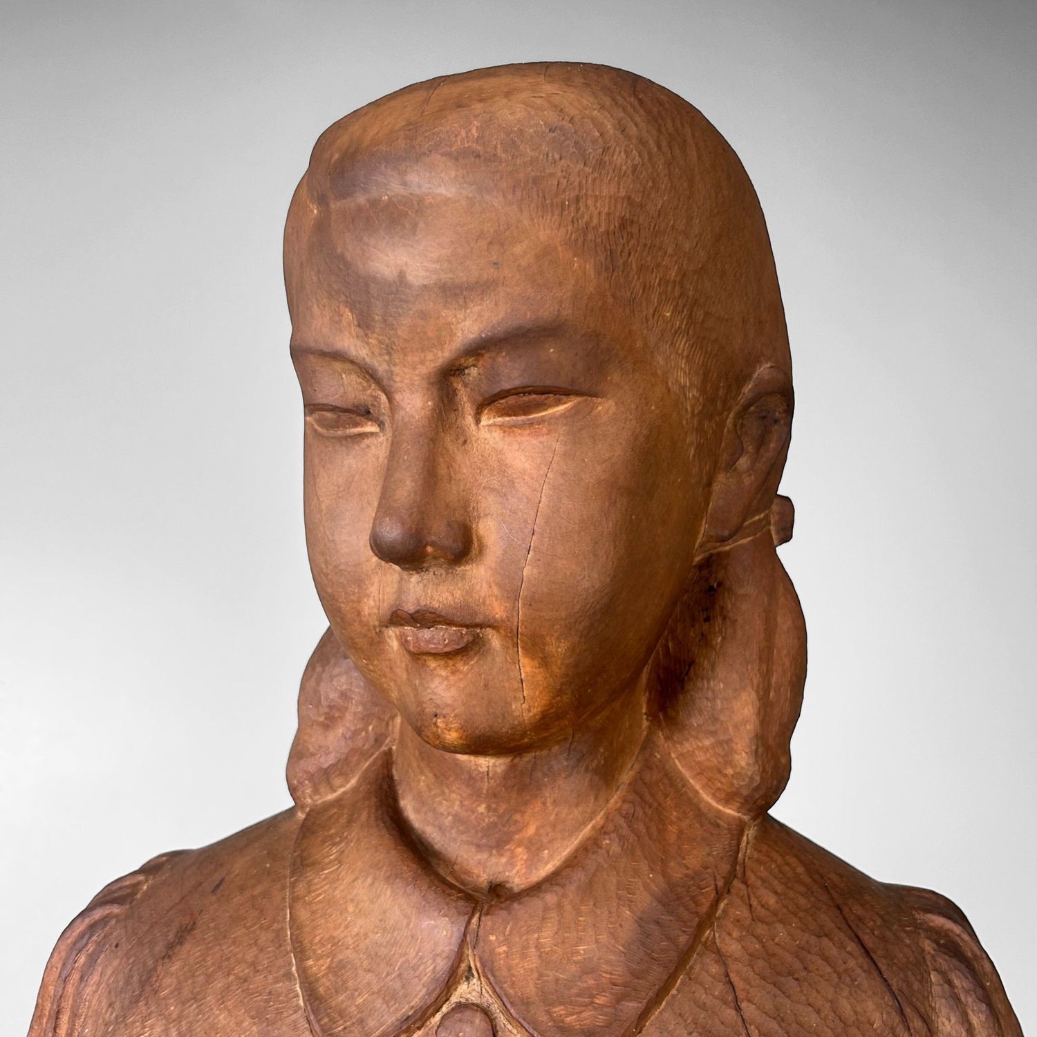 Groot Japans Houten Beeld van een Meisje – Okita Toshinori, 1960 Groot Japans Houten Beeld van een Meisje – Okita Toshinori, 1960