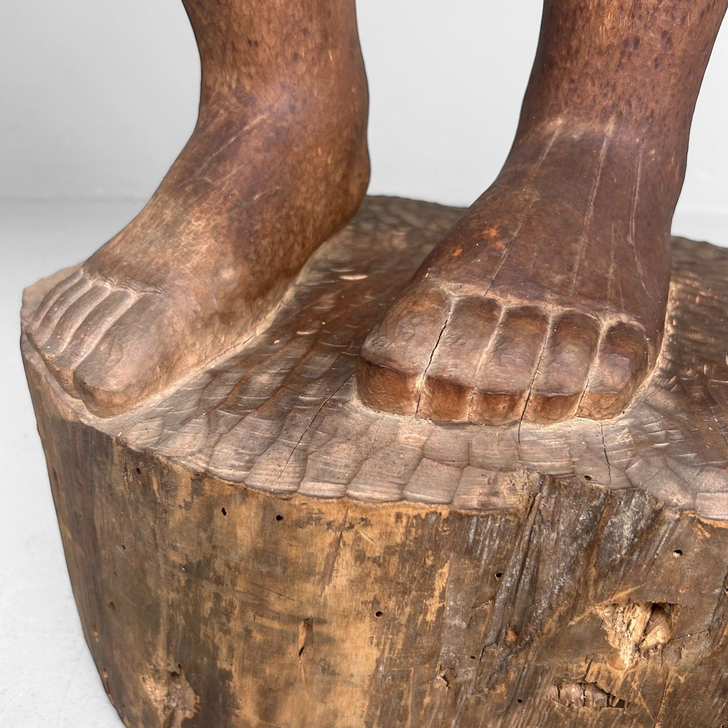 Groot Japans Houten Beeld van een Meisje – Okita Toshinori, 1960 Groot Japans Houten Beeld van een Meisje – Okita Toshinori, 1960