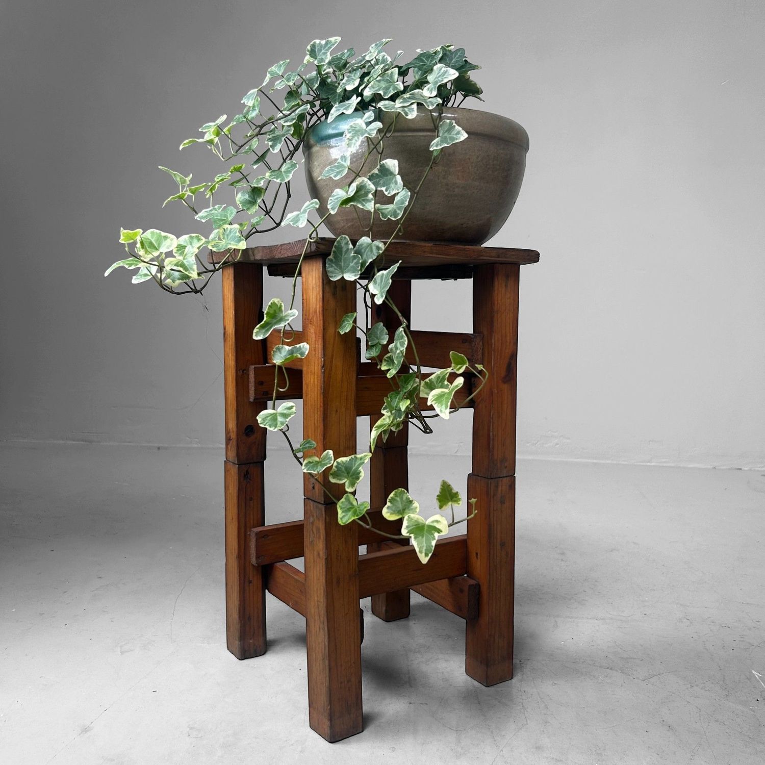 Minimalistische Japanse Houten Kruk – Mingei, jaren 50