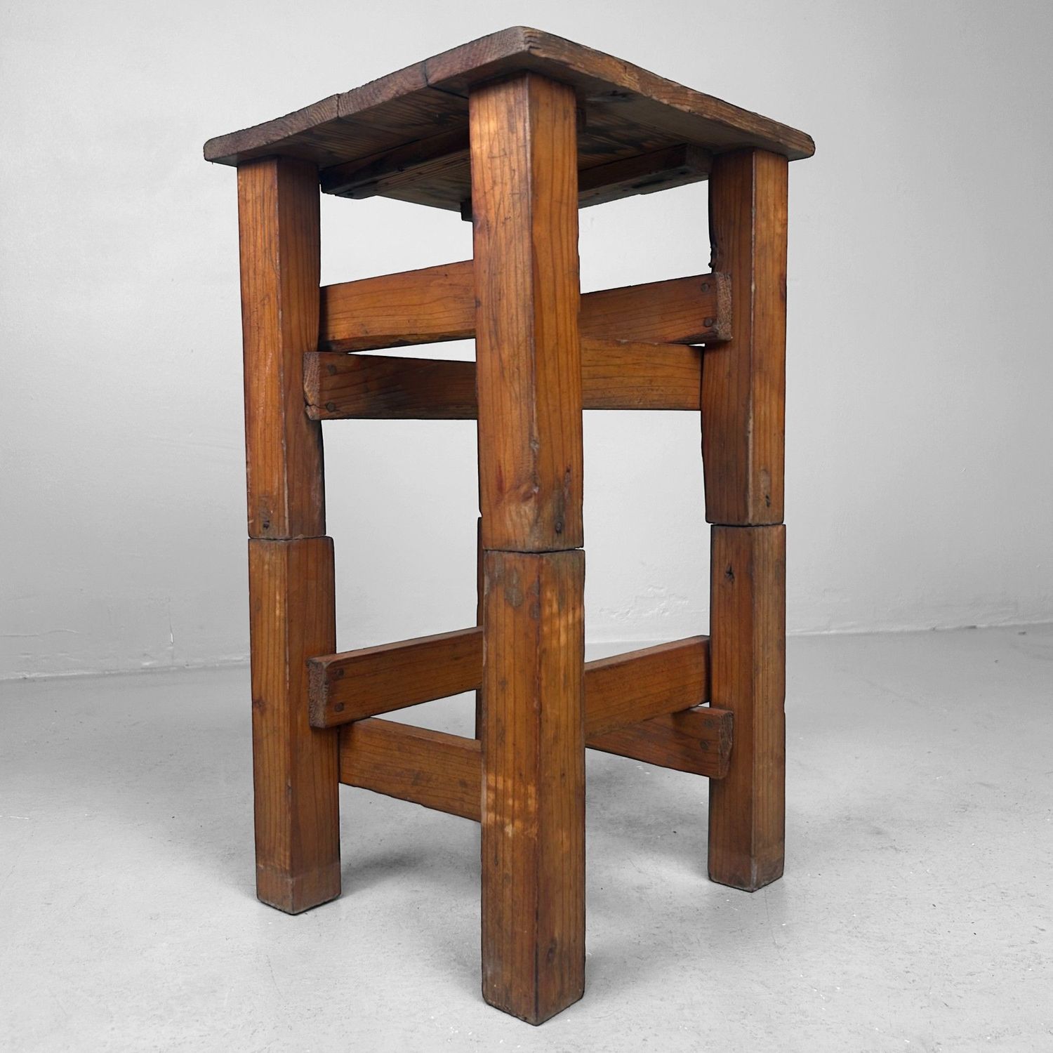 Minimalistische Japanse Houten Kruk – Mingei, jaren 50