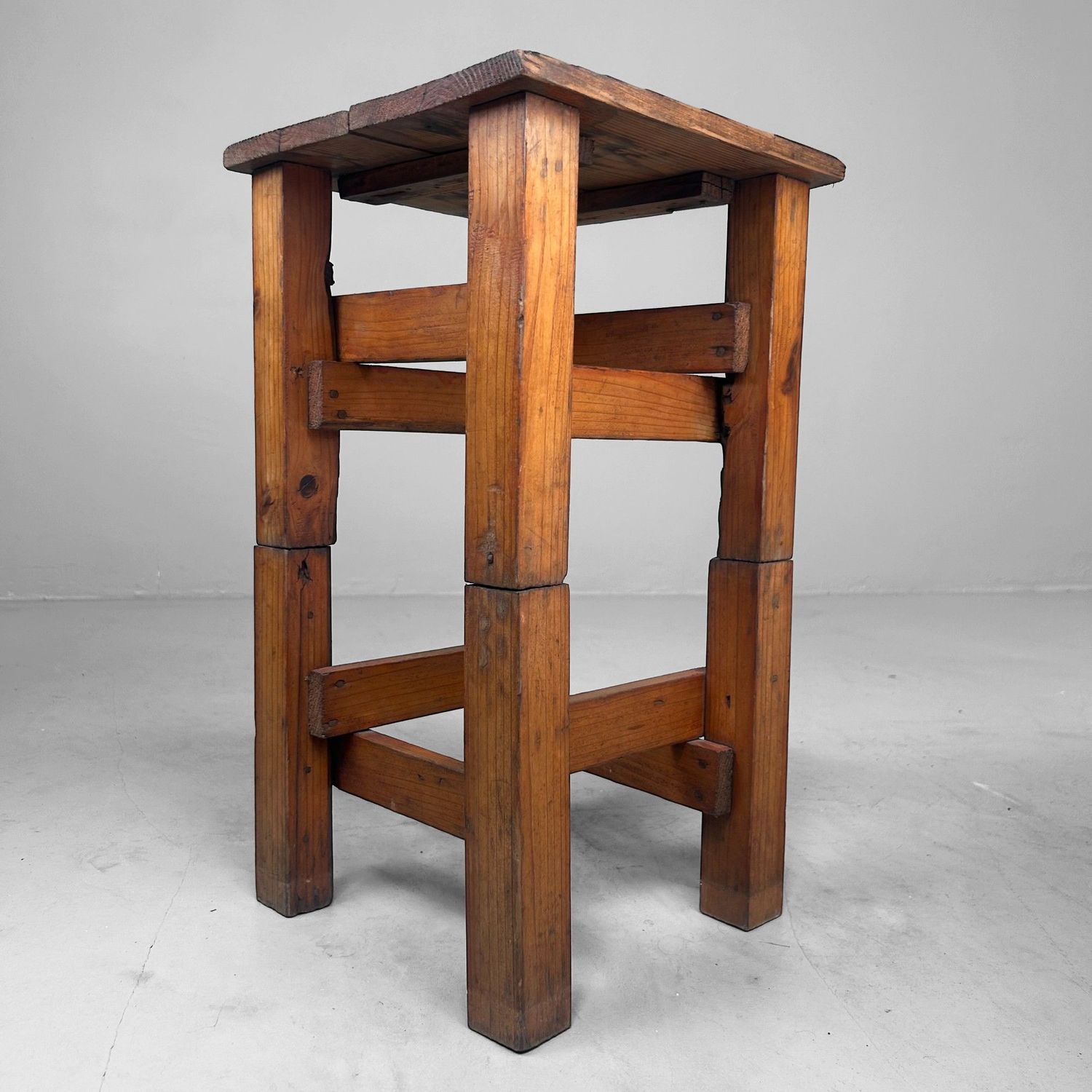 Minimalistische Japanse Houten Kruk – Mingei, jaren 50