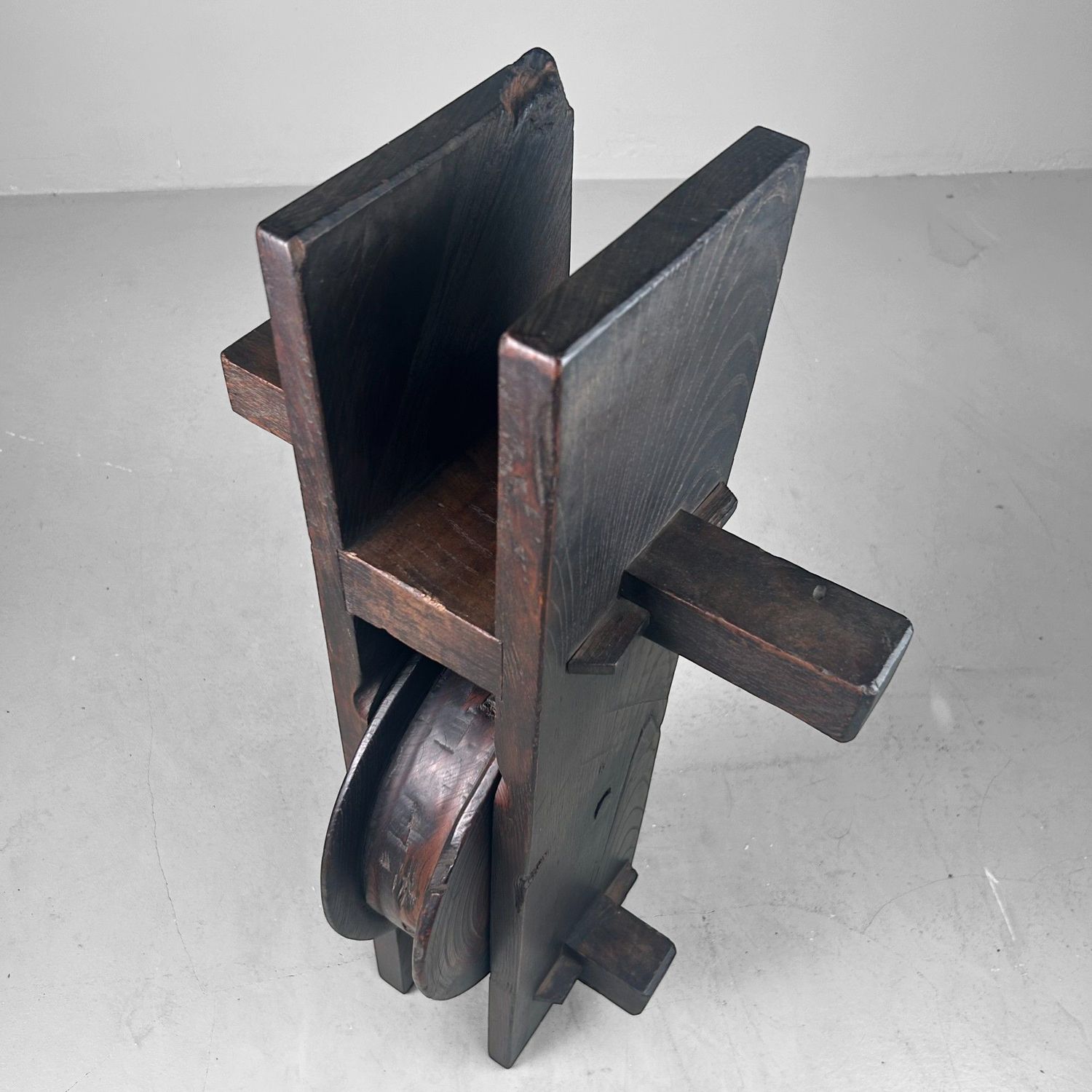 ​Antieke Japanse Houten Katrol – Keyaki-hout, 1900