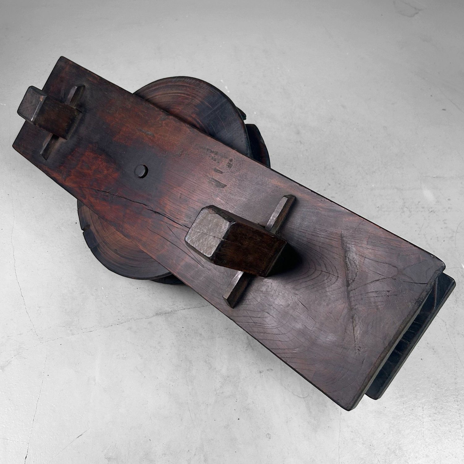 ​Antieke Japanse Houten Katrol – Keyaki-hout, 1900