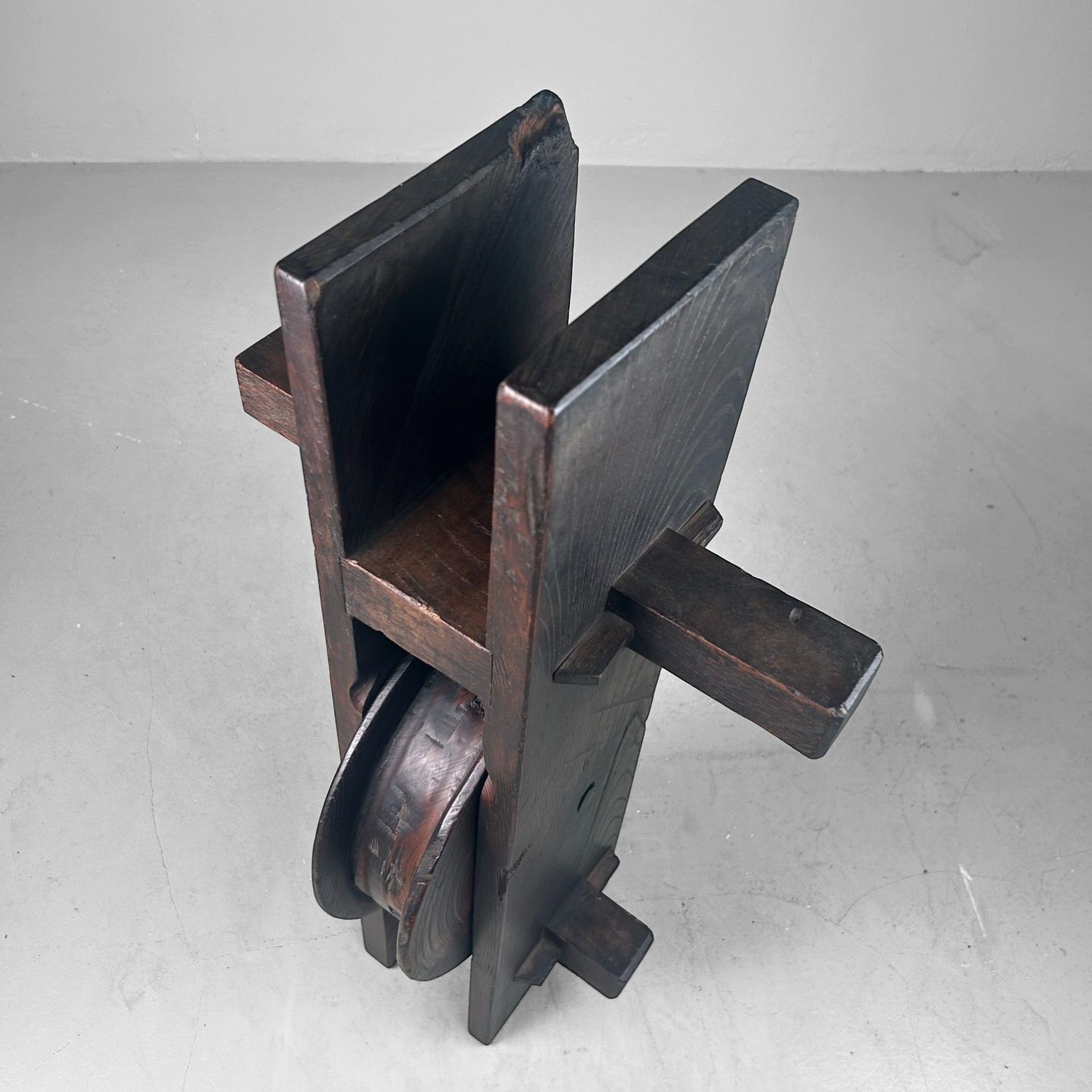 ​Antieke Japanse Houten Katrol – Keyaki-hout, 1900