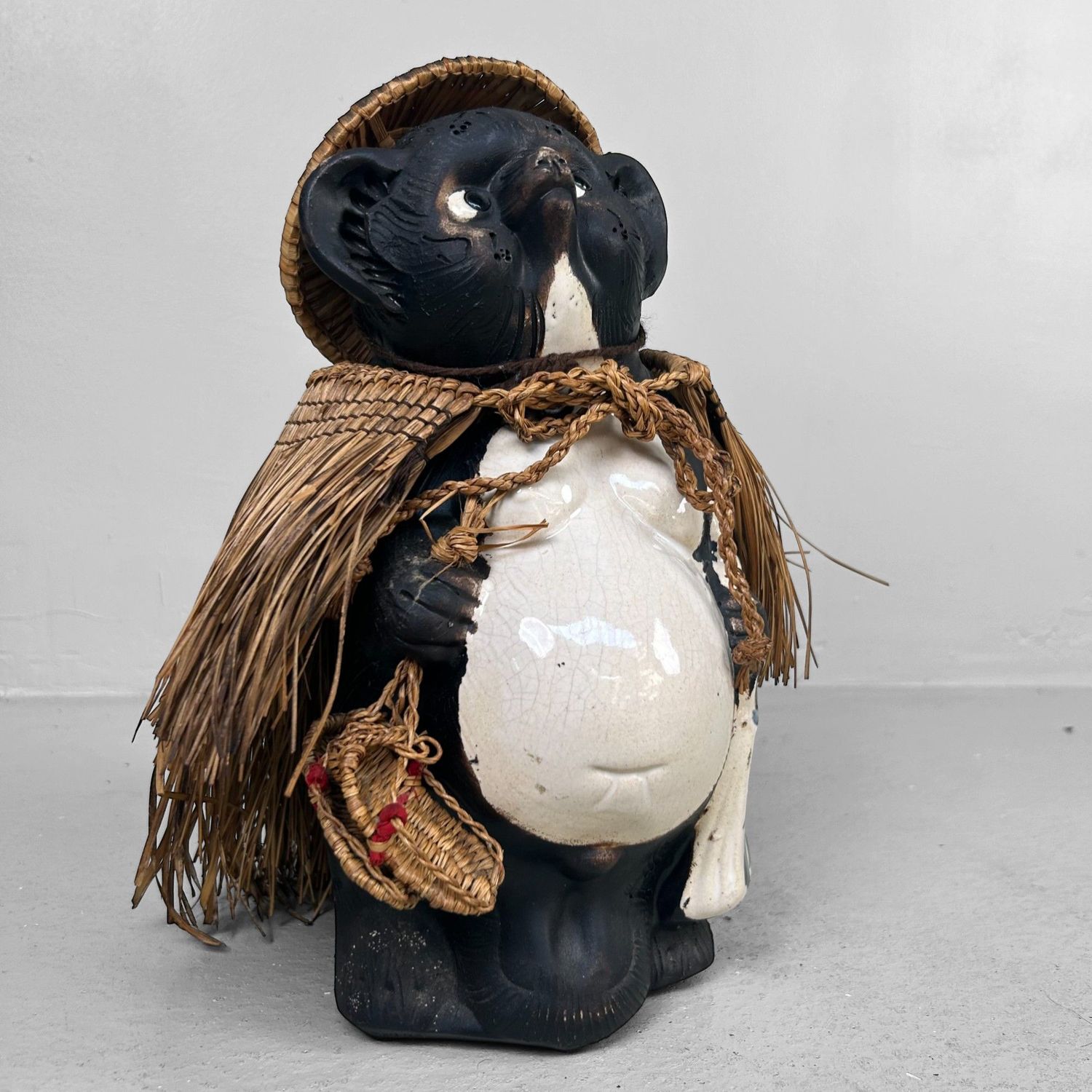 Unieke Vintage Tanuki met Stro – Japan, jaren 60